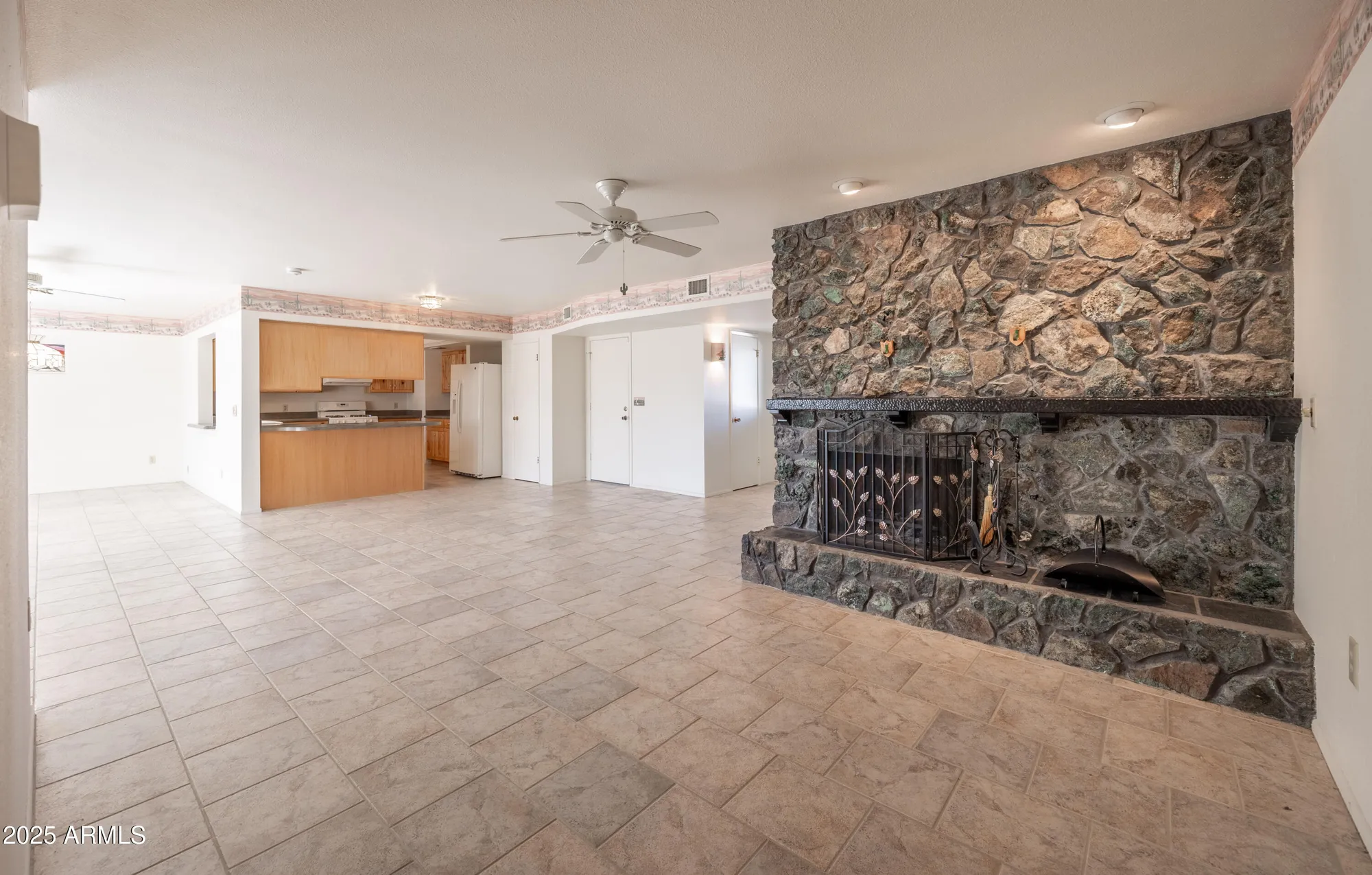 Property Slideshow image 14 of 30 | 13825 n kaanapali dr, Sun City, AZ, 85351