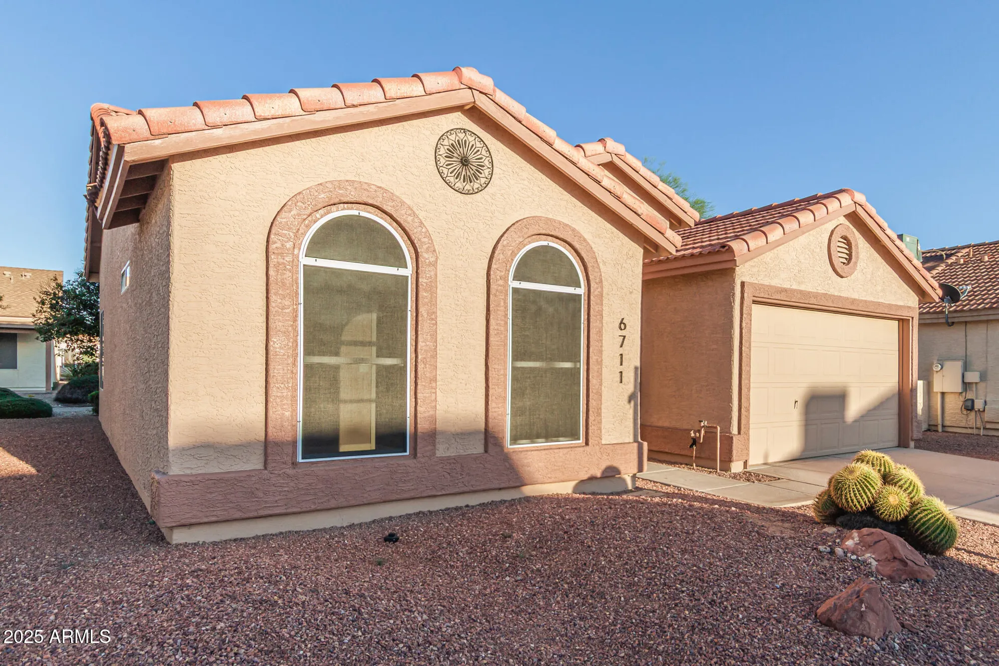 Property Slideshow image 4 of 29 | 6711 s coral gable dr, Chandler, AZ, 85249