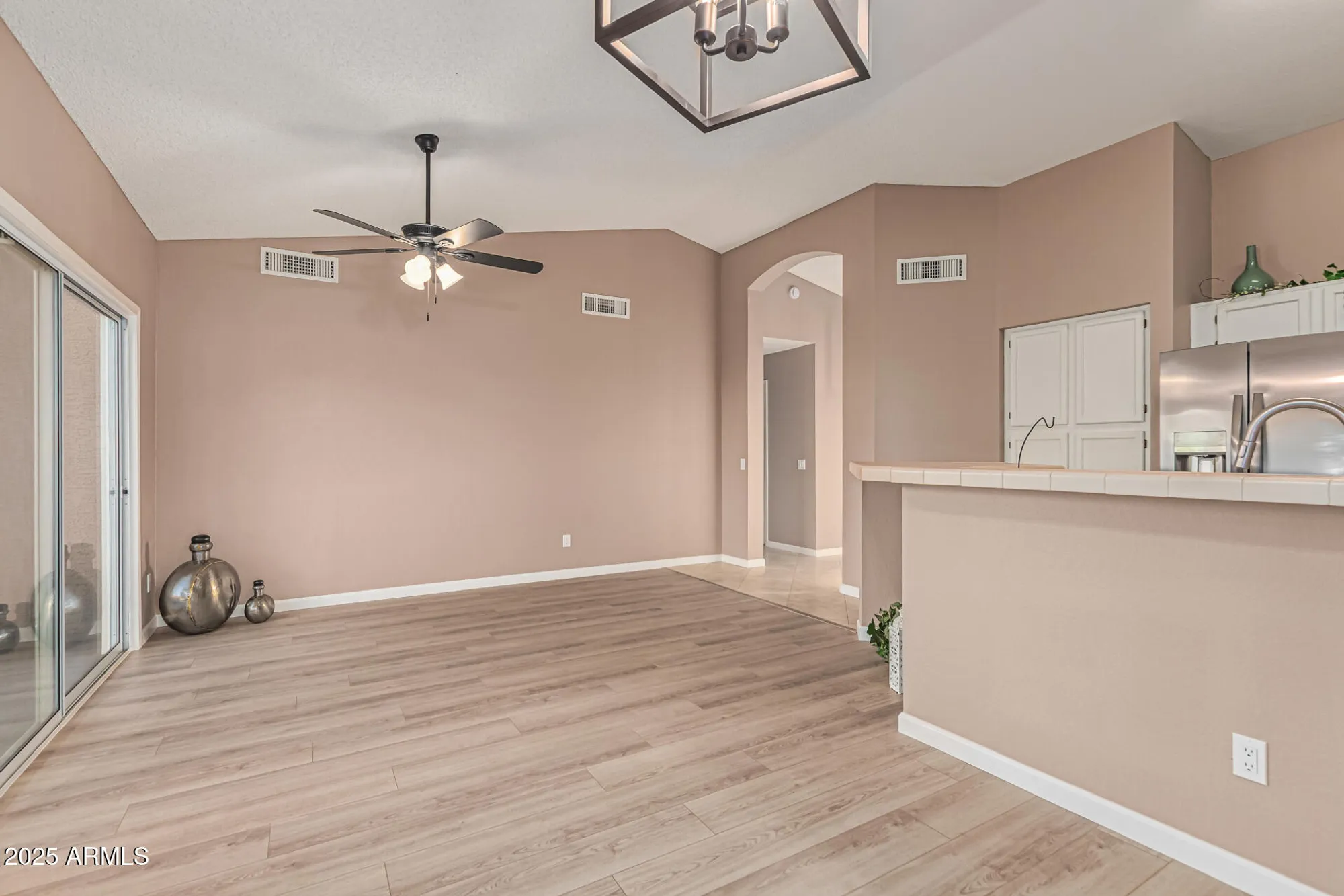 Property Slideshow image 9 of 29 | 6711 s coral gable dr, Chandler, AZ, 85249