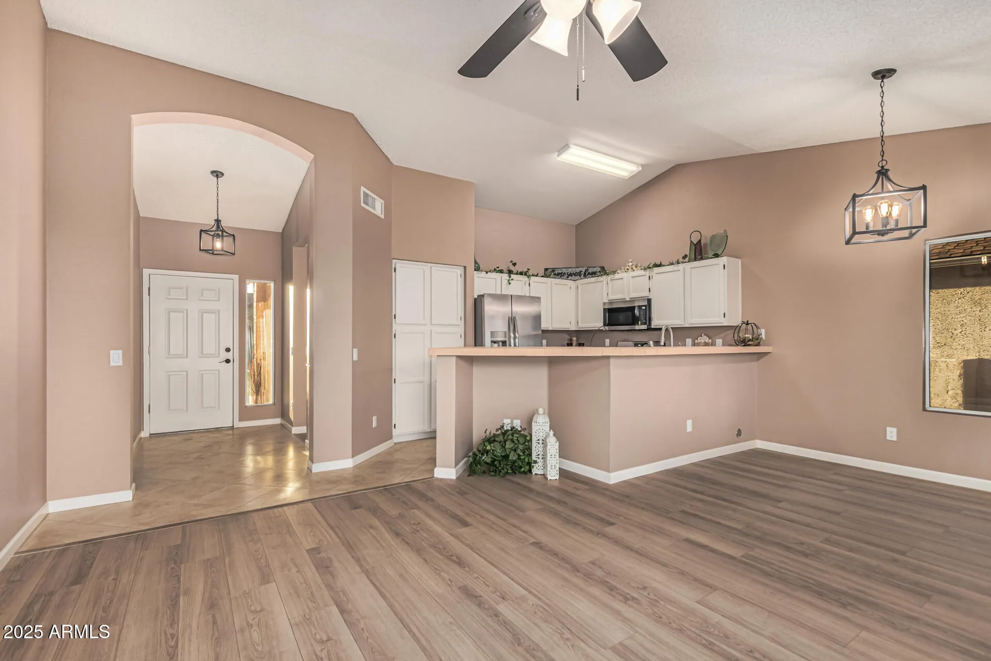 Property Slideshow image 7 of 29 | 6711 s coral gable dr, Chandler, AZ, 85249