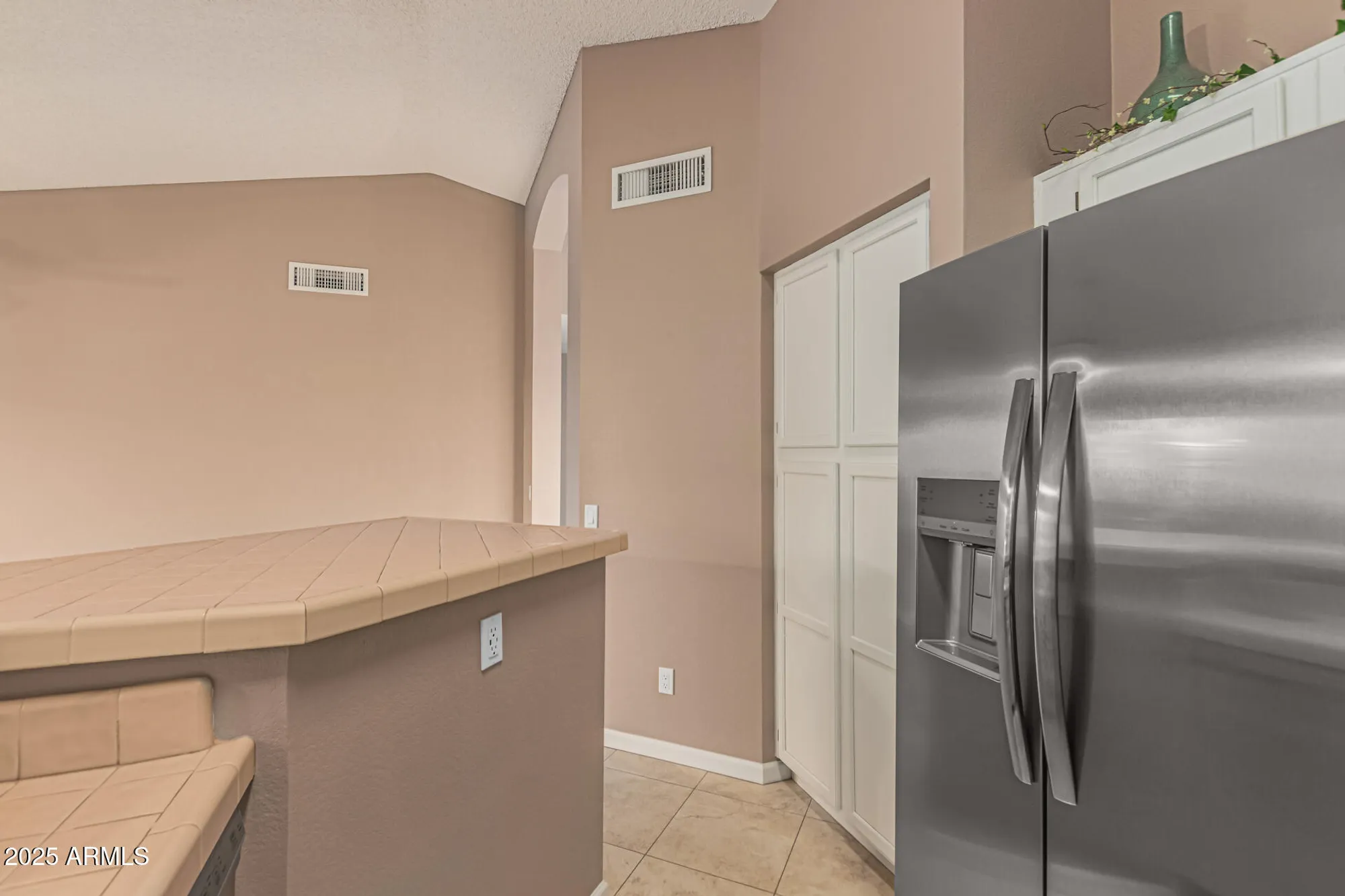 Property Slideshow image 14 of 29 | 6711 s coral gable dr, Chandler, AZ, 85249