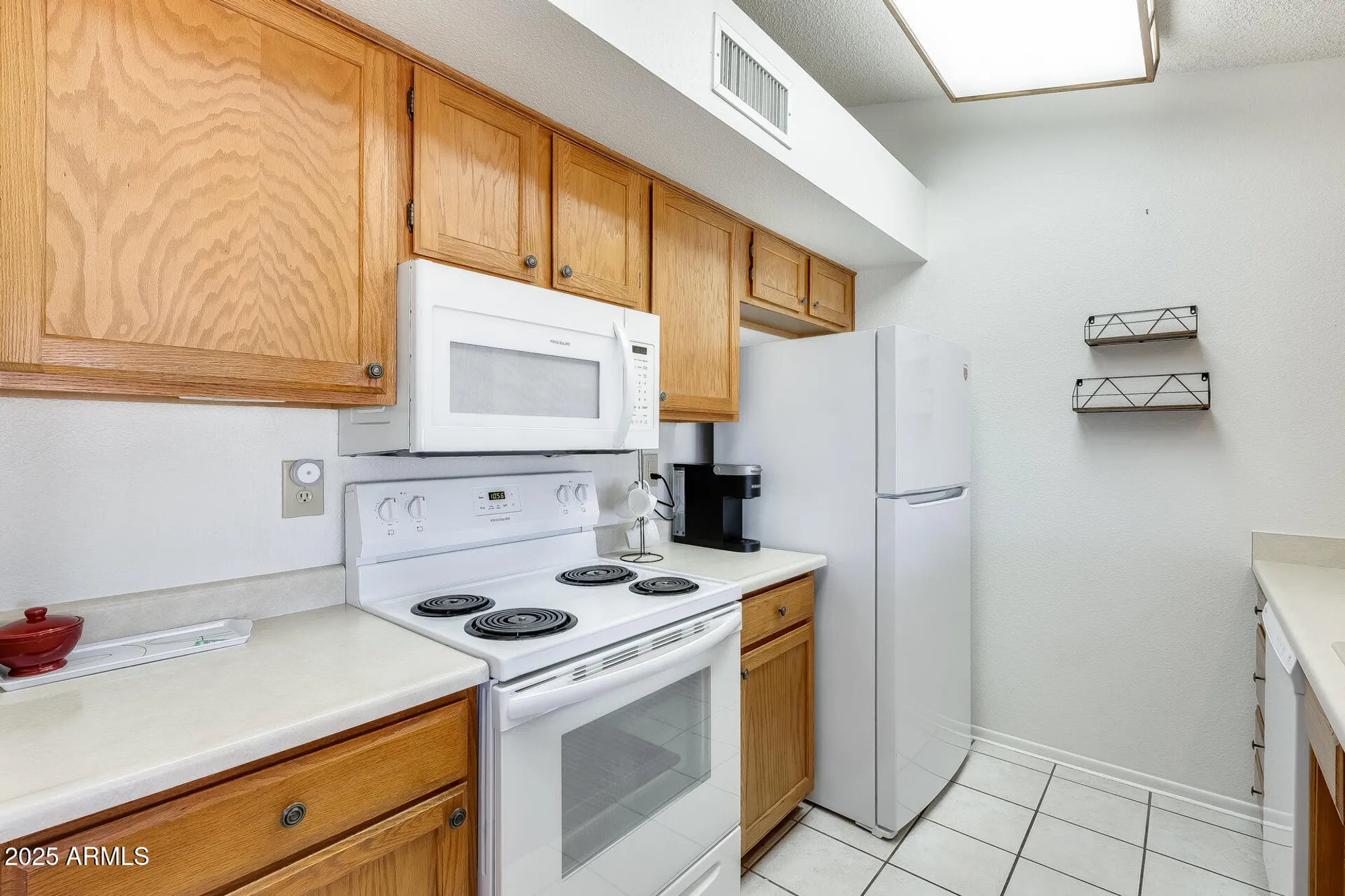 Property Slideshow image 10 of 39 | 20854 n gable hill dr, Sun City West, AZ, 85375