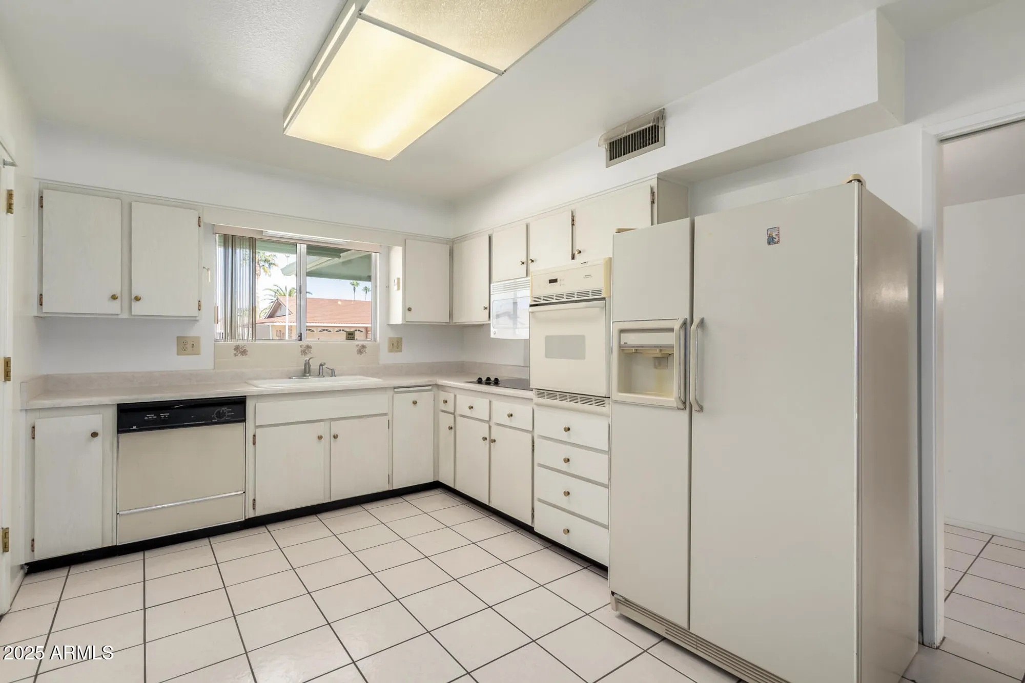 Property Slideshow image 13 of 37 | 10319 w twin oaks dr, Sun City, AZ, 85351