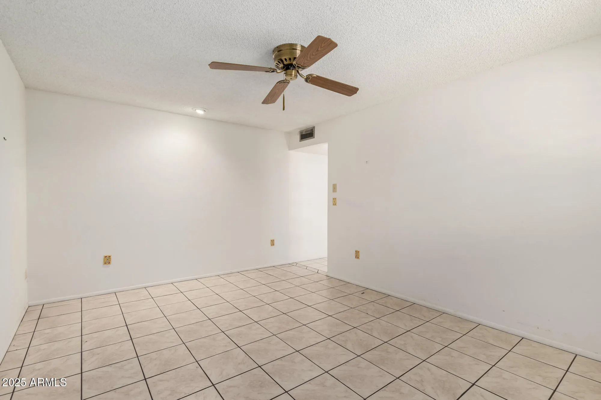 Property Slideshow image 18 of 37 | 10319 w twin oaks dr, Sun City, AZ, 85351