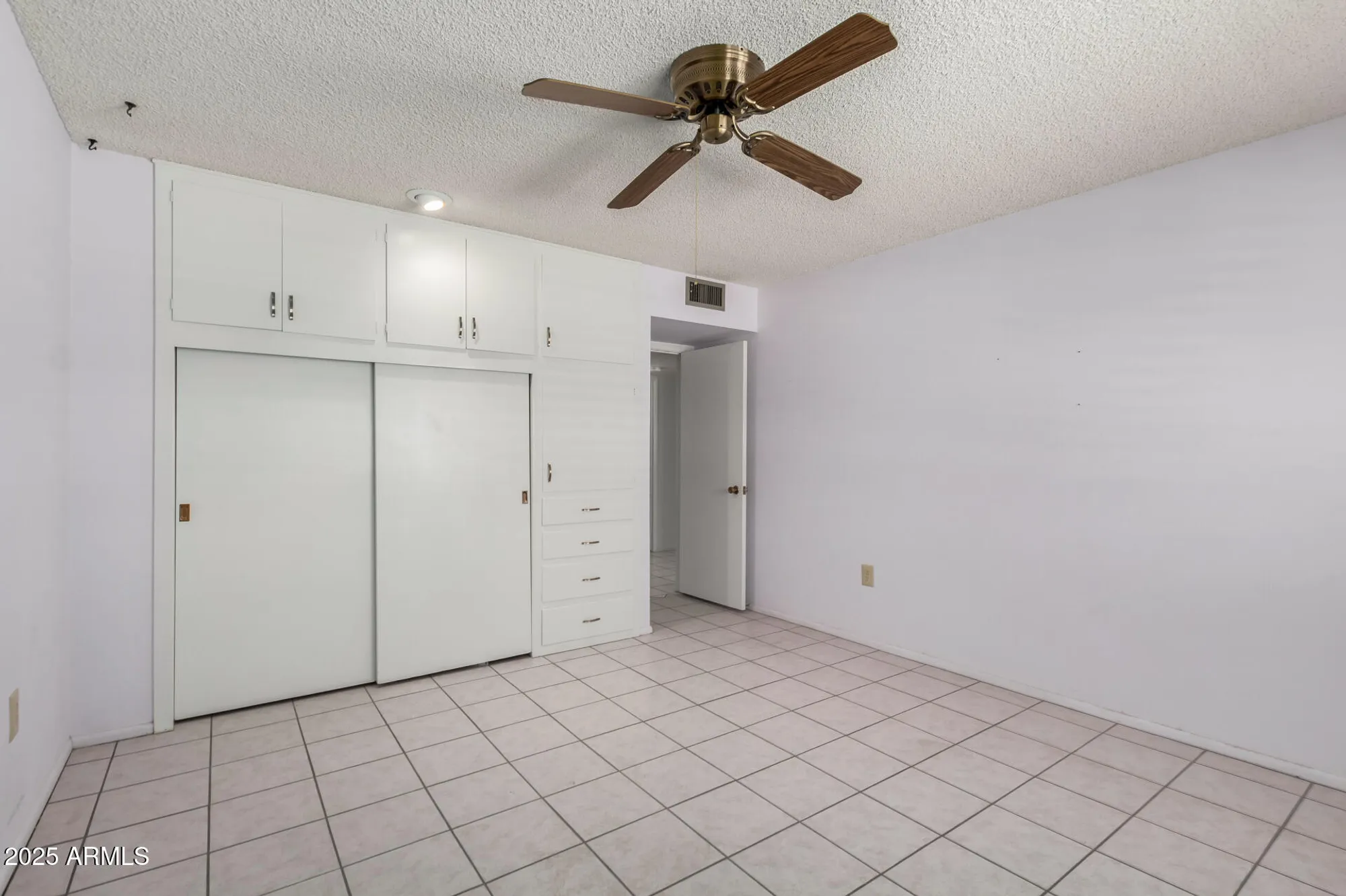 Property Slideshow image 28 of 37 | 10319 w twin oaks dr, Sun City, AZ, 85351