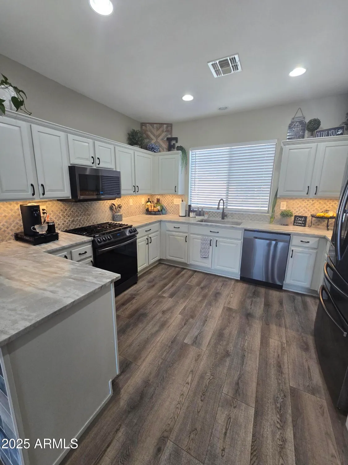 Property Slideshow image 6 of 7 | 1651 w morse dr, Anthem, AZ, 85086