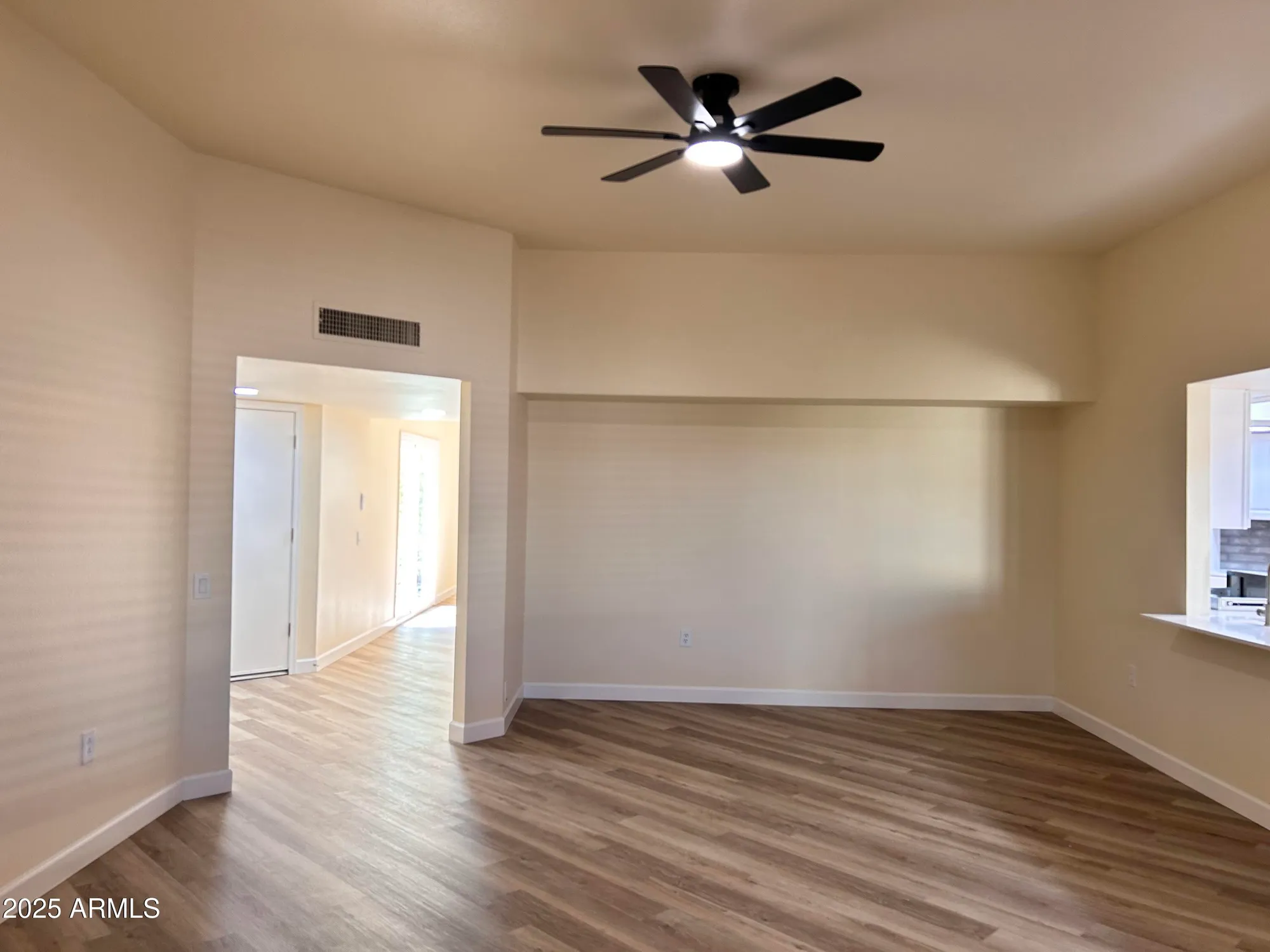 Property Slideshow image 10 of 19 | 10838 w thunderbird blvd, Sun City, AZ, 85351