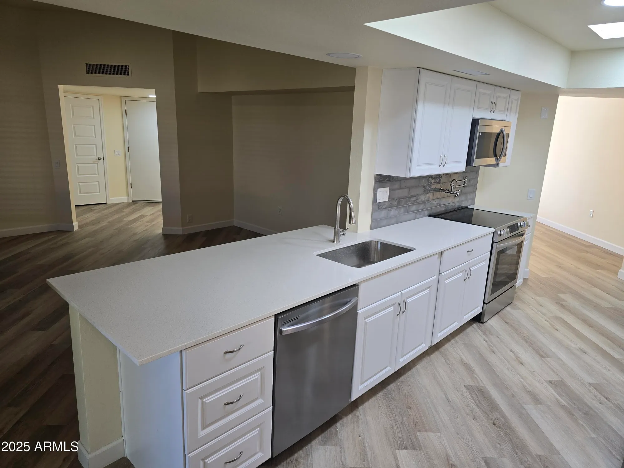 Property Slideshow image 7 of 19 | 10838 w thunderbird blvd, Sun City, AZ, 85351