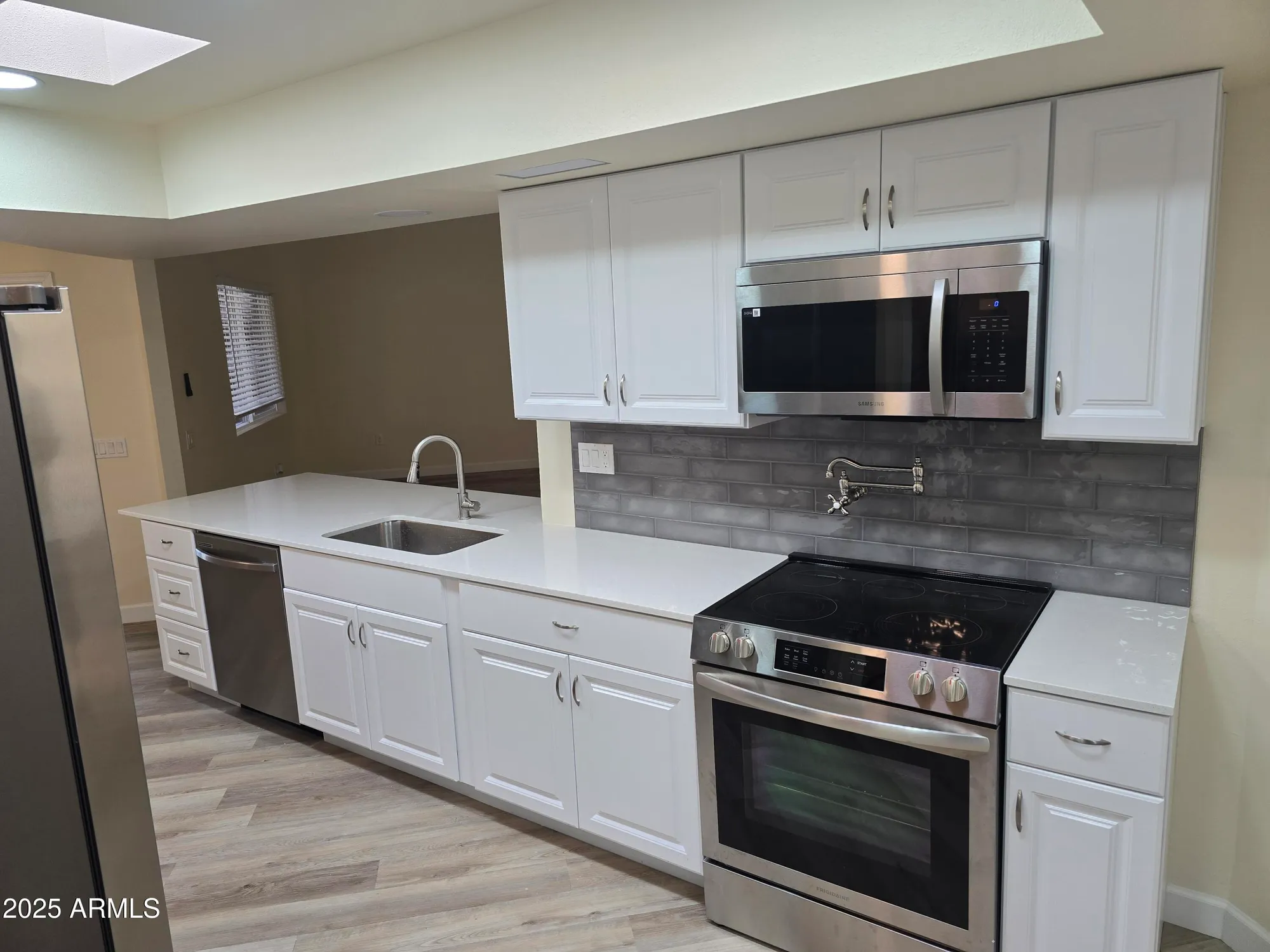 Property Slideshow image 4 of 19 | 10838 w thunderbird blvd, Sun City, AZ, 85351