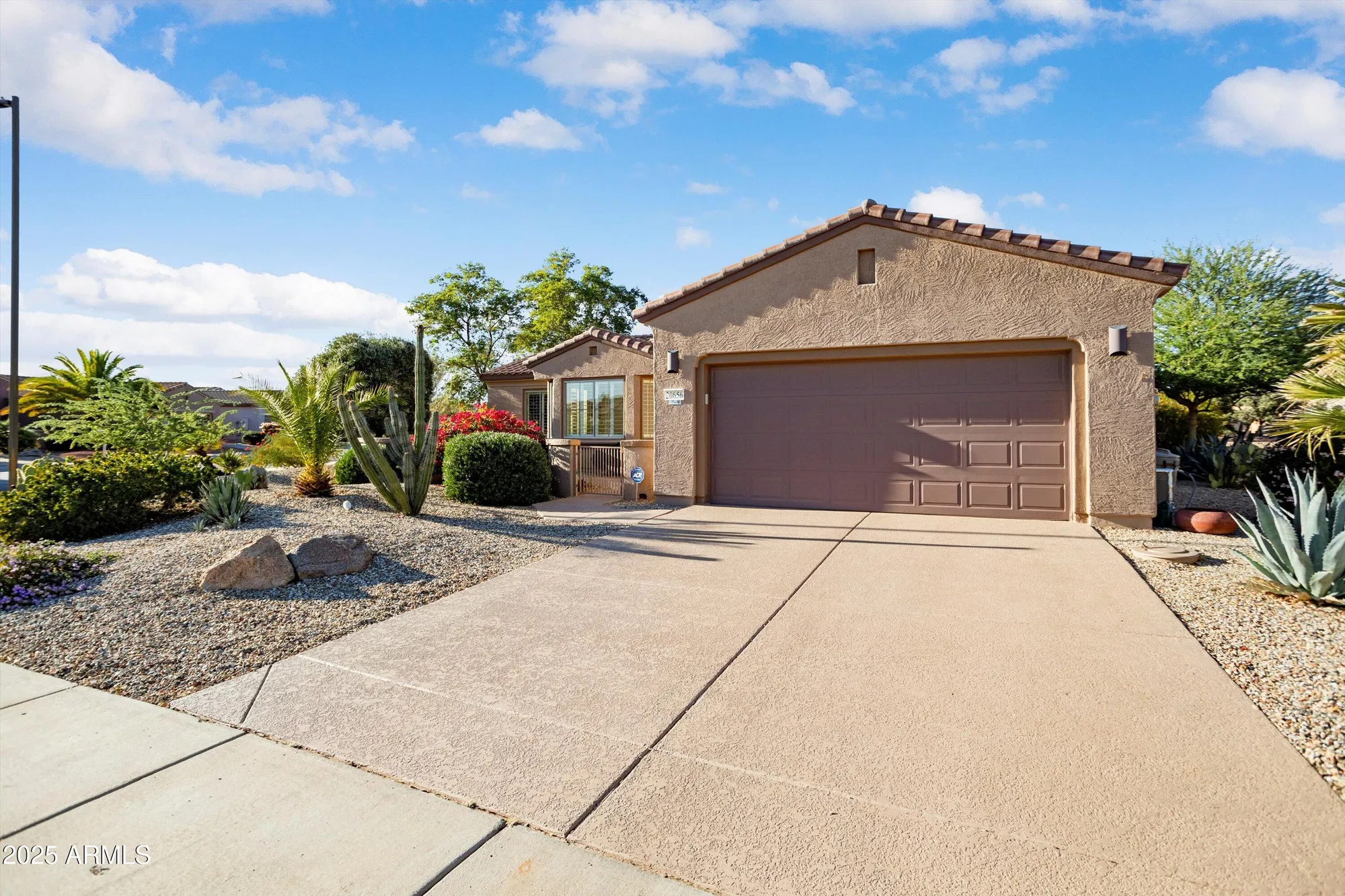 Property Slideshow image 2 of 36 | 20656 n canyon whisper dr, Surprise, AZ, 85387