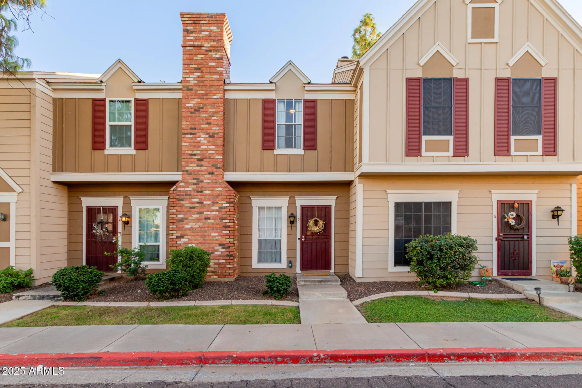 Property Slideshow image 2 of 27 | 3401 w morrow dr unit 5, Phoenix, AZ, 85027