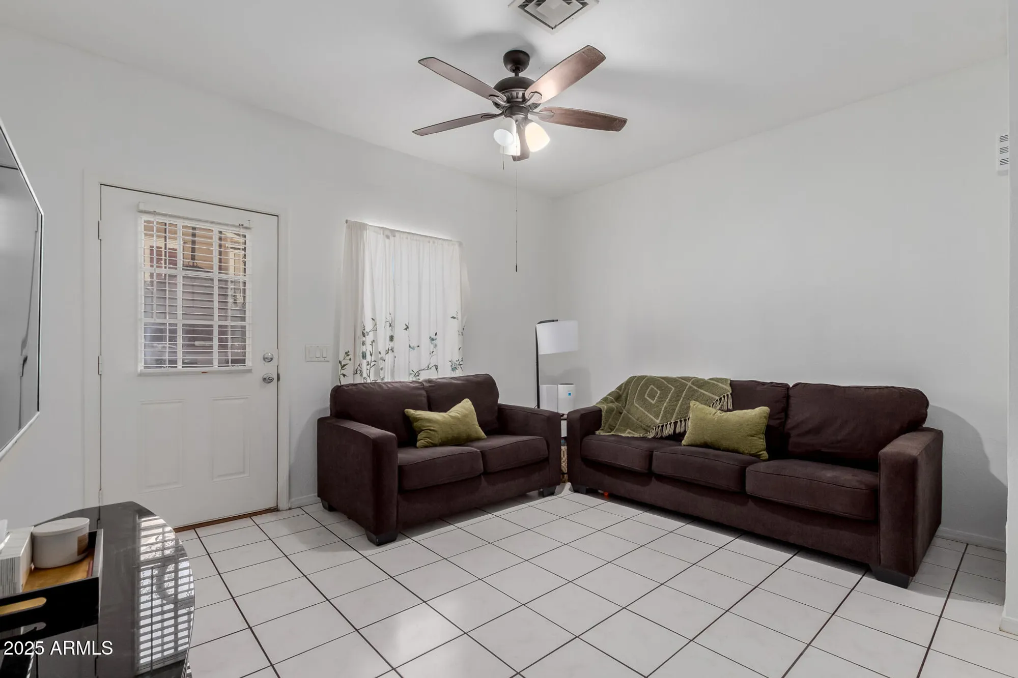 Property Slideshow image 4 of 27 | 3401 w morrow dr unit 5, Phoenix, AZ, 85027