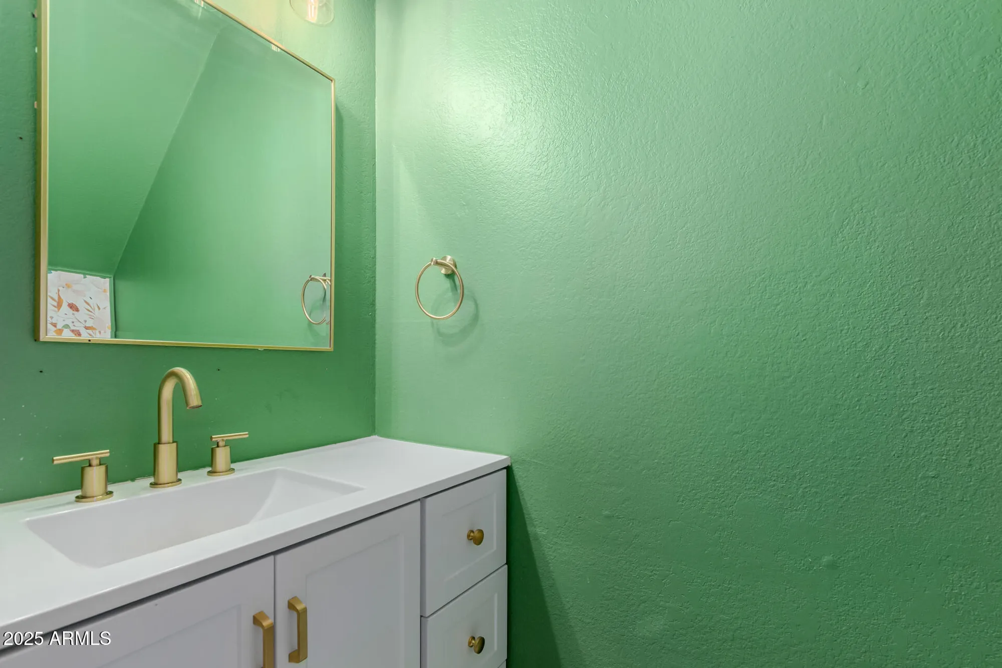 Property Slideshow image 12 of 27 | 3401 w morrow dr unit 5, Phoenix, AZ, 85027