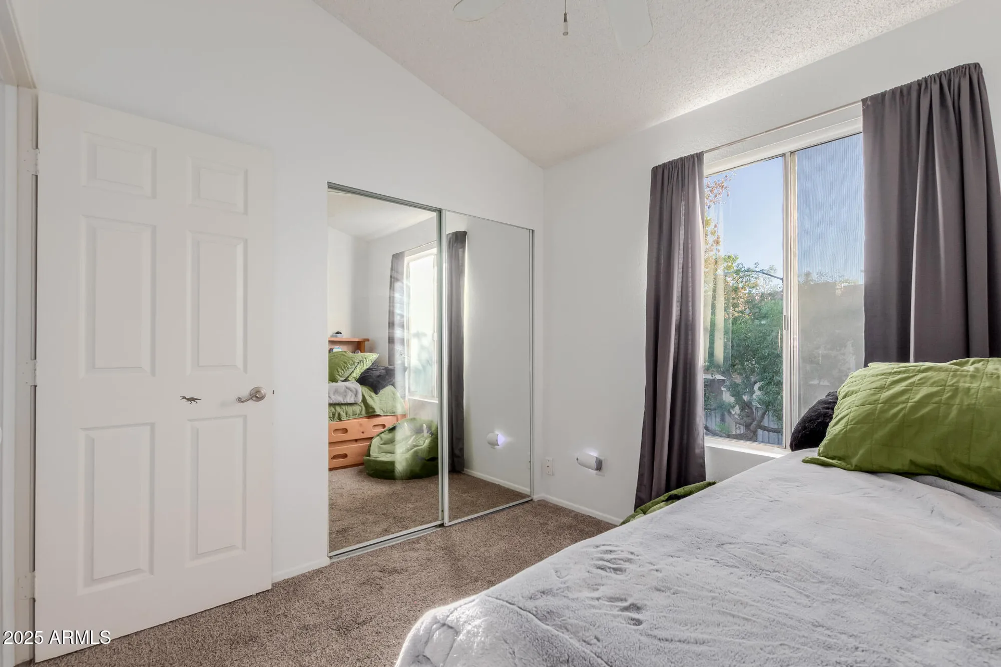Property Slideshow image 17 of 27 | 3401 w morrow dr unit 5, Phoenix, AZ, 85027