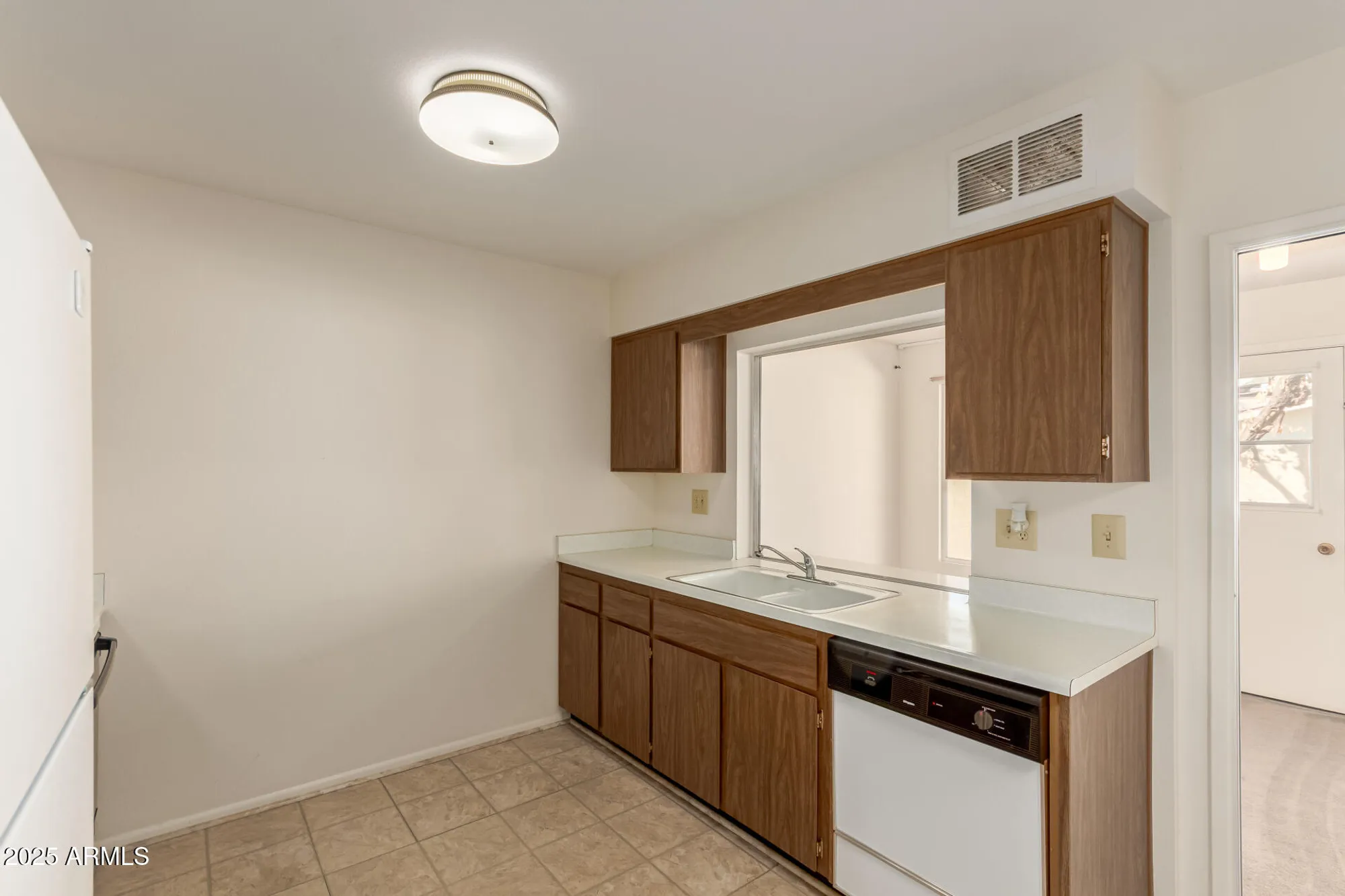 Property Slideshow image 9 of 26 | 13642 n silverbell dr, Sun City, AZ, 85351