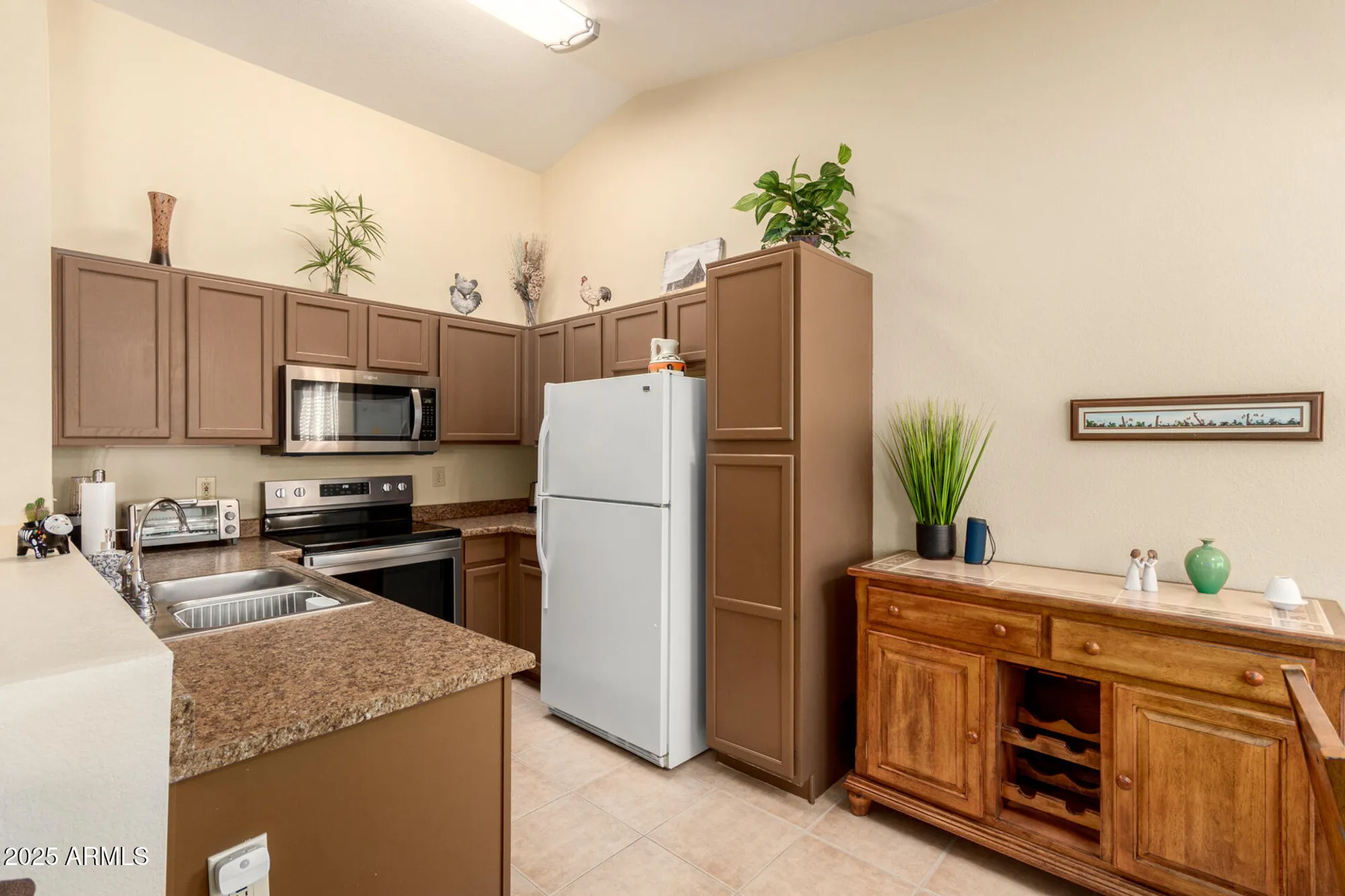 Property Slideshow image 9 of 17 | 1792 e palm beach dr, Chandler, AZ, 85249