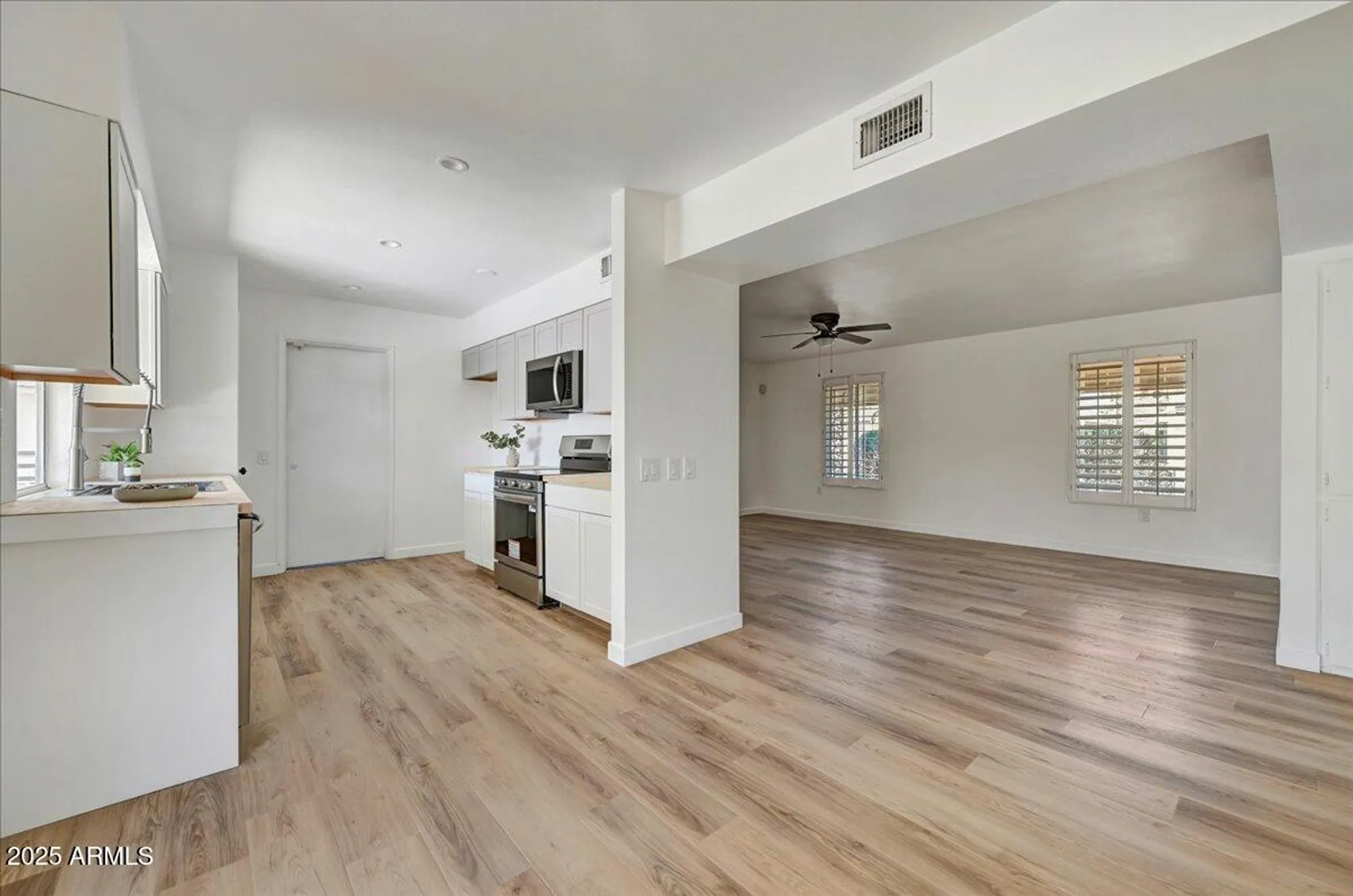 Property Slideshow image 13 of 35 | 9711 w indian hills dr, Sun City, AZ, 85351