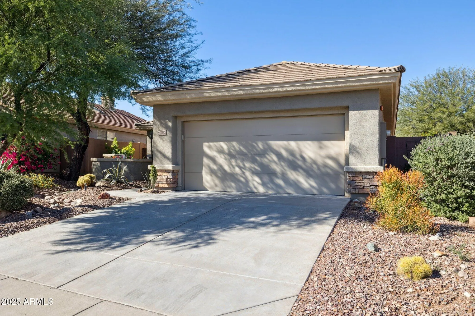 Property Slideshow image 17 of 42 | 41306 n prestancia dr, Phoenix, AZ, 85086