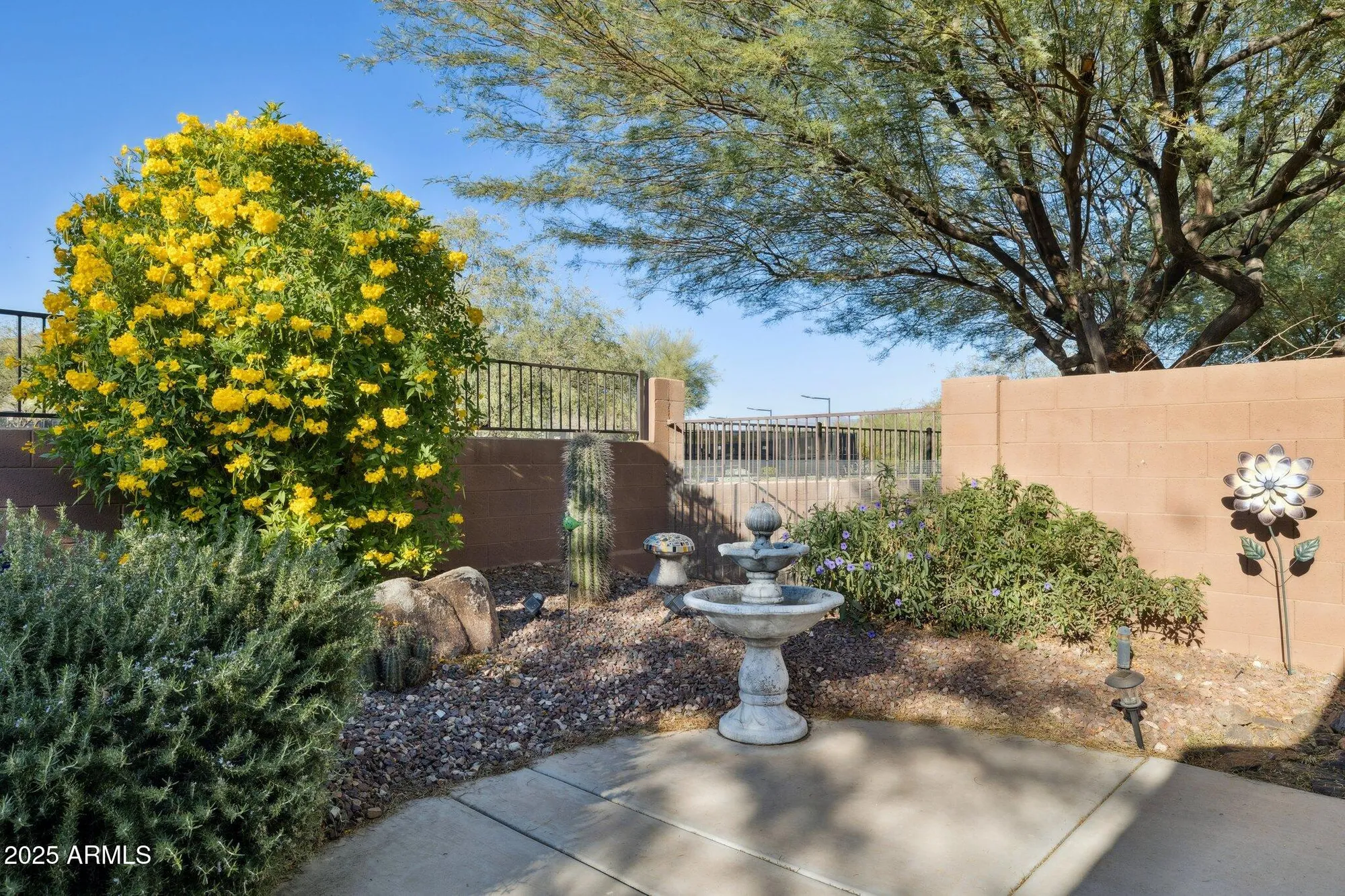 Property Slideshow image 31 of 42 | 41306 n prestancia dr, Phoenix, AZ, 85086