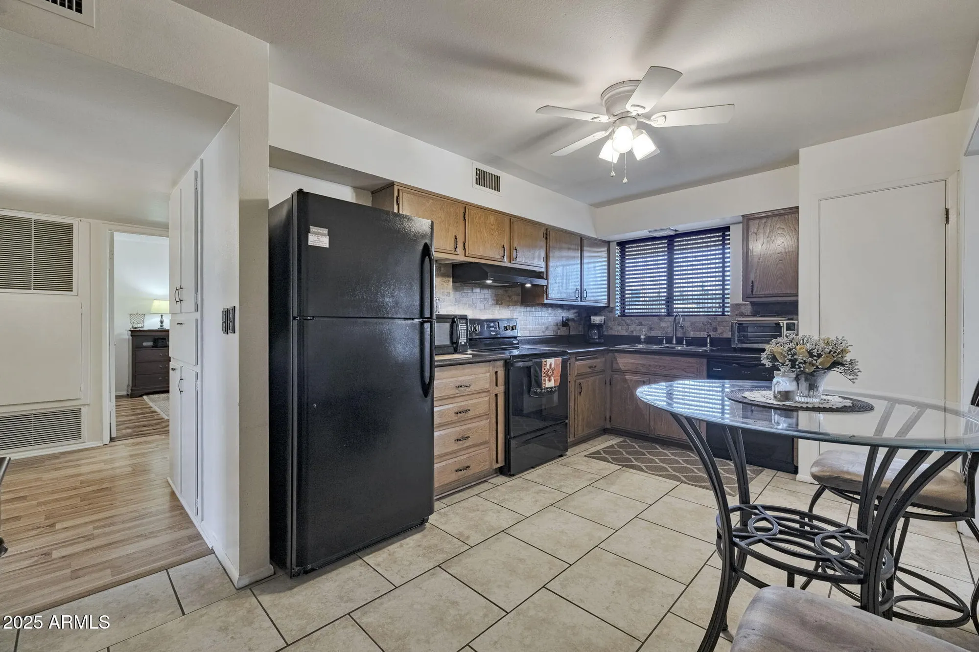 Property Slideshow image 5 of 15 | 10131 w cheryl dr, Sun City, AZ, 85351