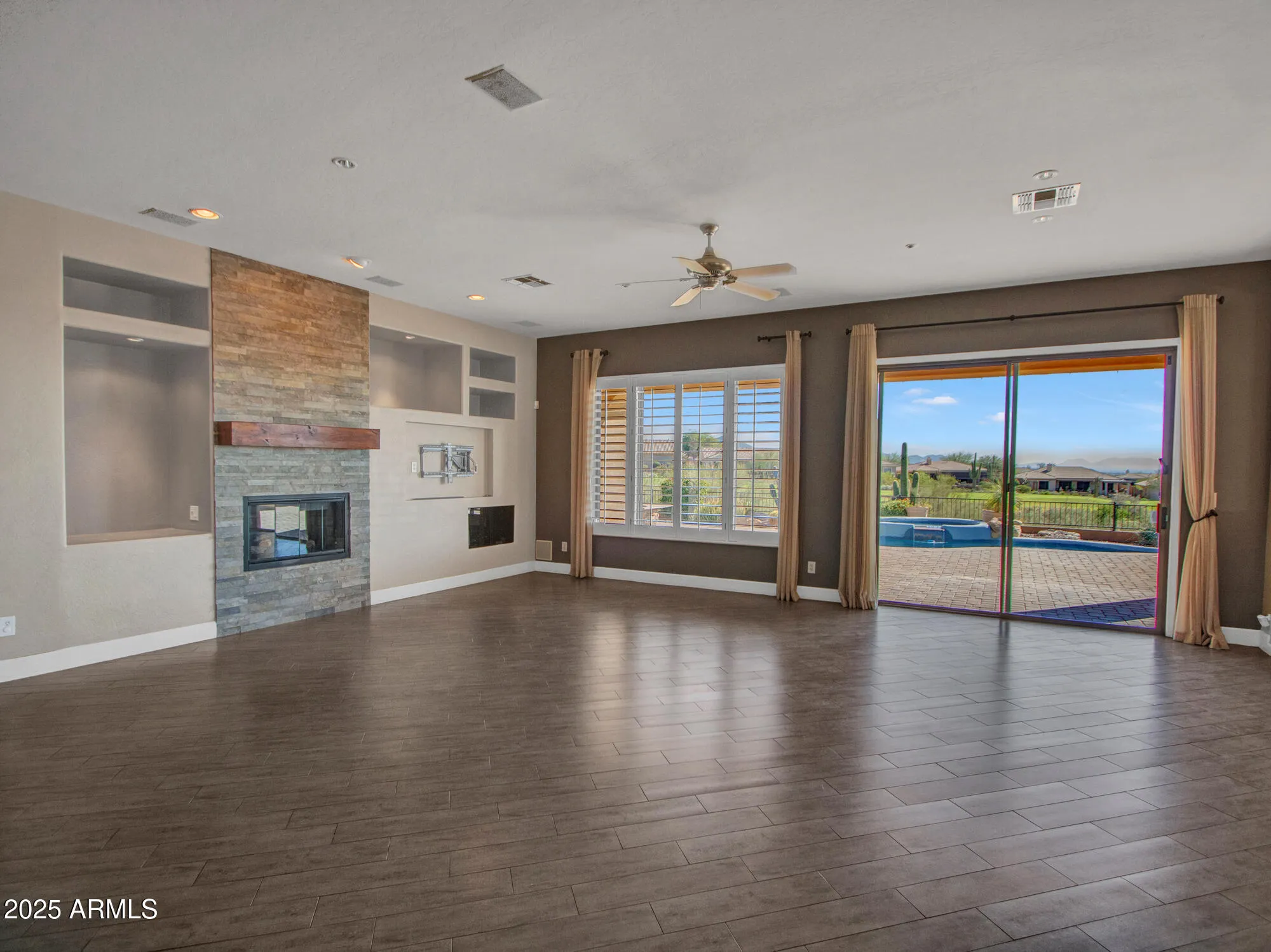 Property Slideshow image 11 of 70 | 41707 n rolling green way, Anthem, AZ, 85086