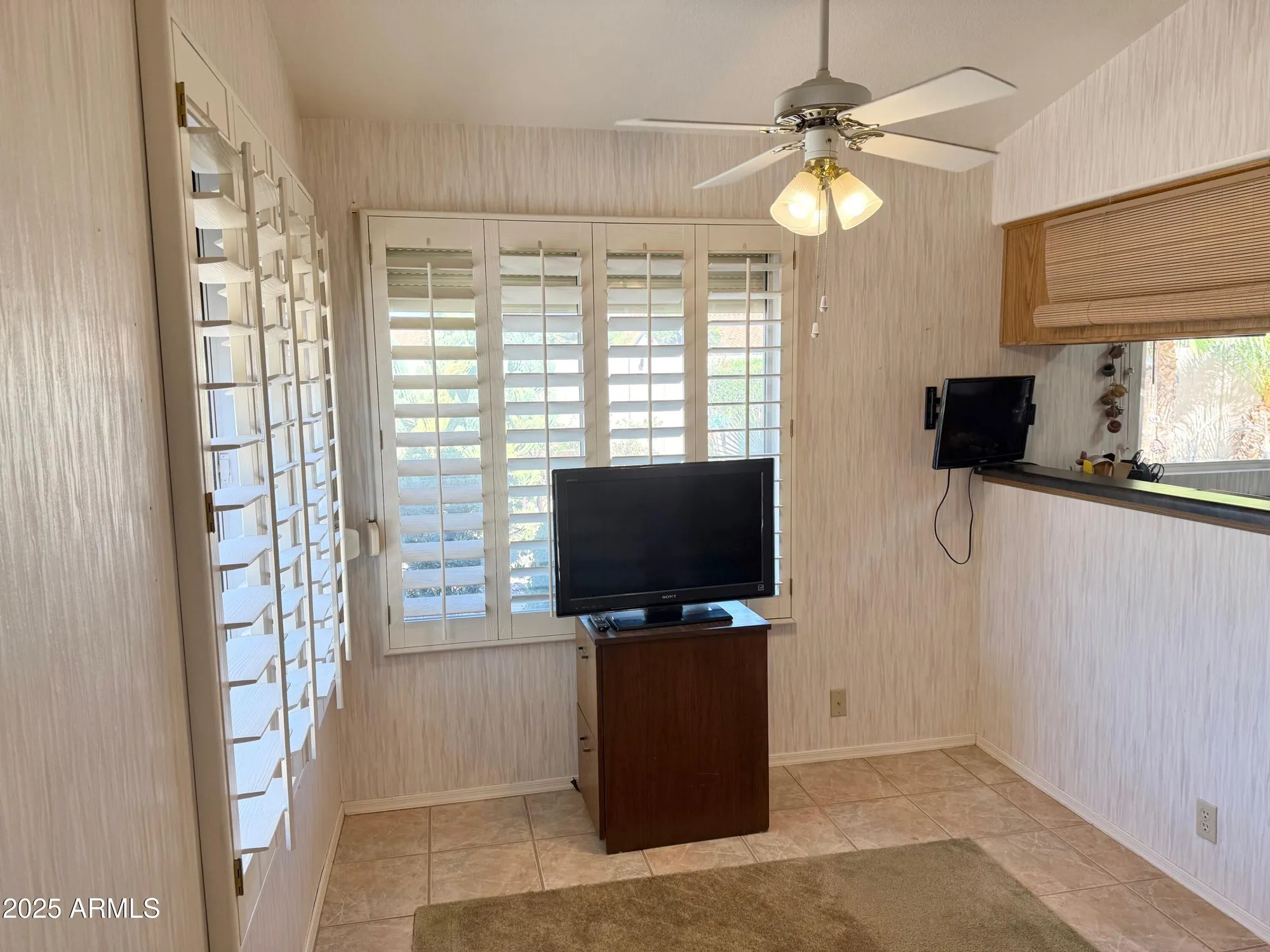 Property Slideshow image 26 of 53 | 11002 w yukon dr, Peoria, AZ, 85373