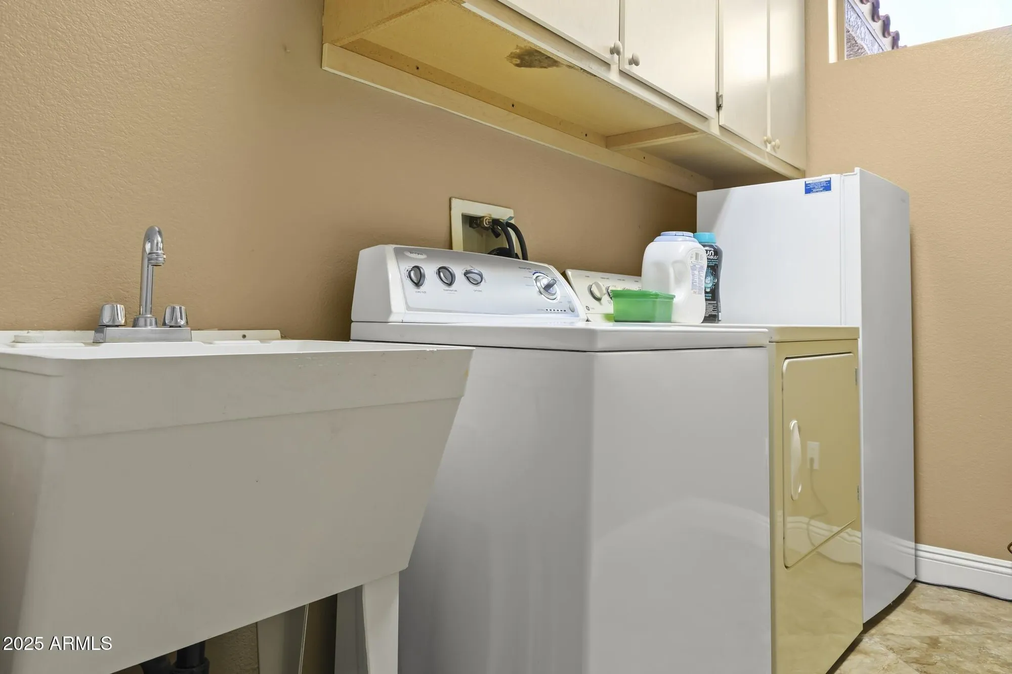 Property Slideshow image 28 of 42 | 18526 n laguna azul ct, Surprise, AZ, 85374