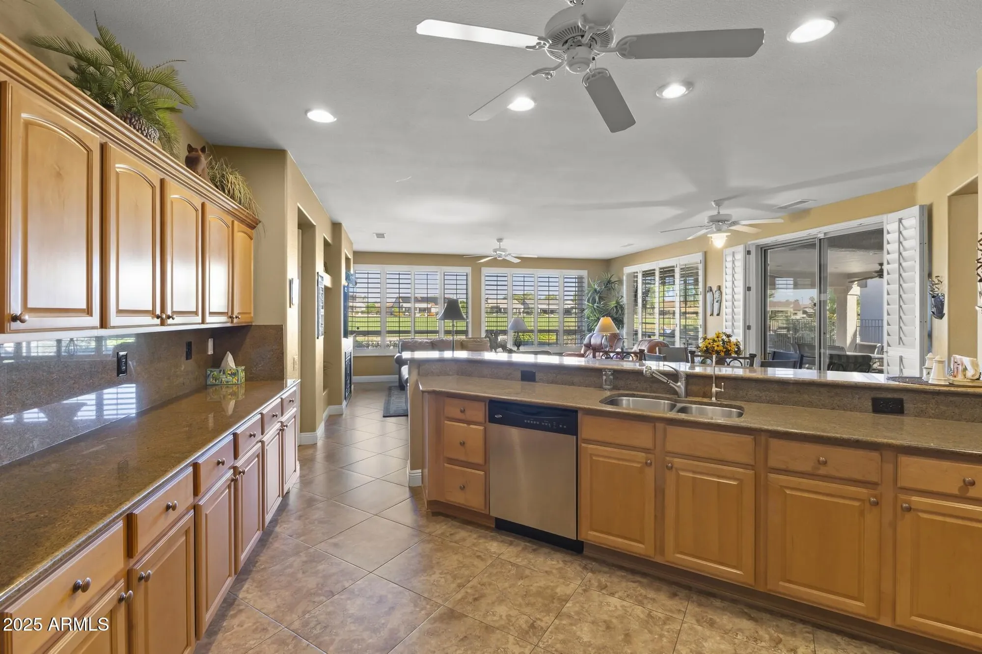 Property Slideshow image 17 of 42 | 18526 n laguna azul ct, Surprise, AZ, 85374