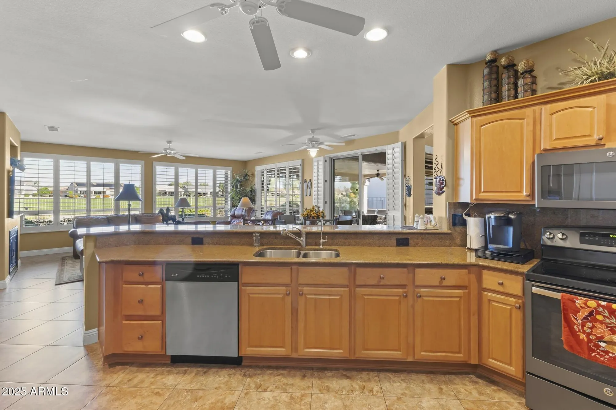 Property Slideshow image 16 of 42 | 18526 n laguna azul ct, Surprise, AZ, 85374