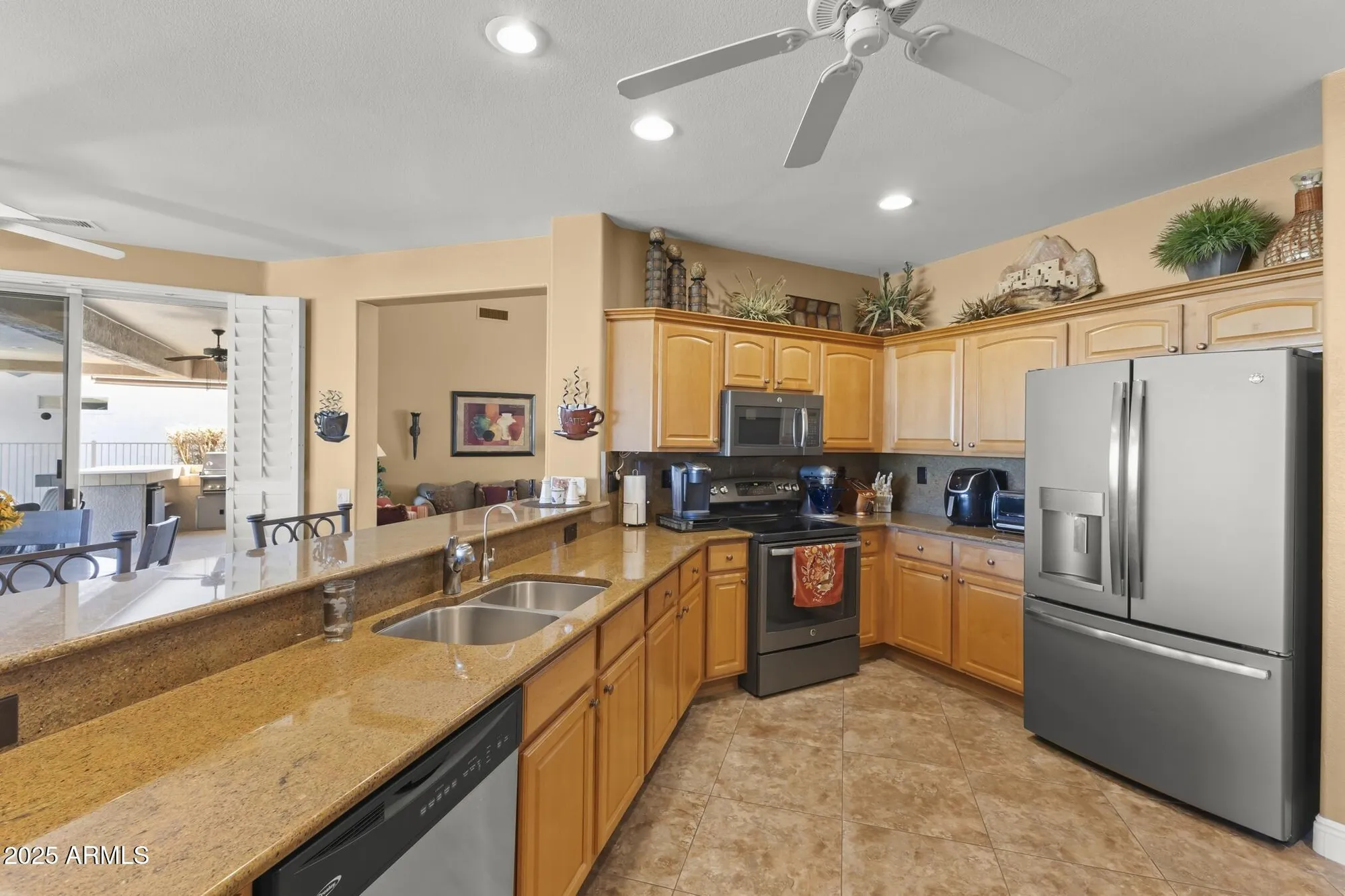 Property Slideshow image 19 of 42 | 18526 n laguna azul ct, Surprise, AZ, 85374