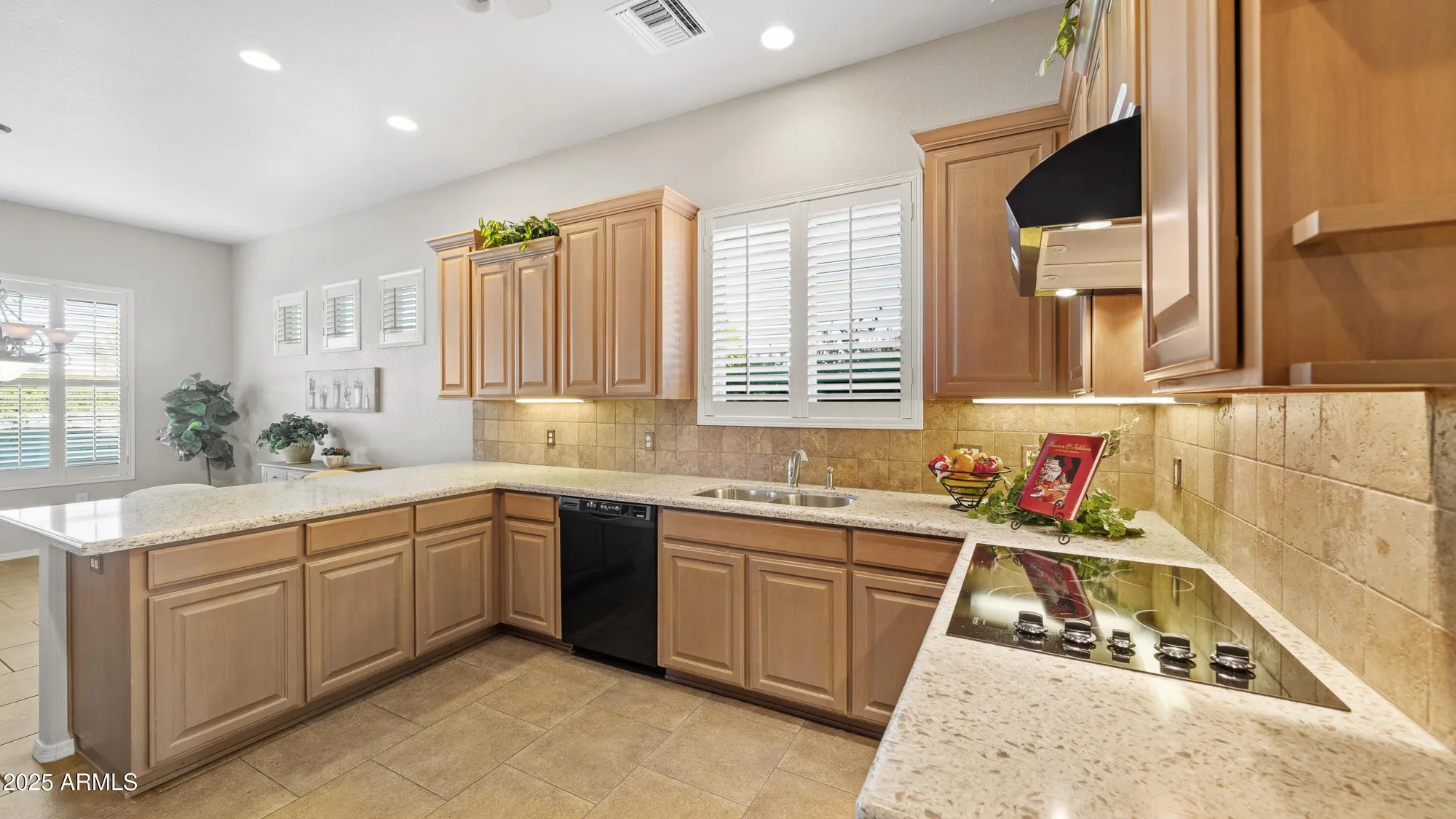 Property Slideshow image 10 of 53 | 2783 glenview dr, Sierra Vista, AZ, 85650