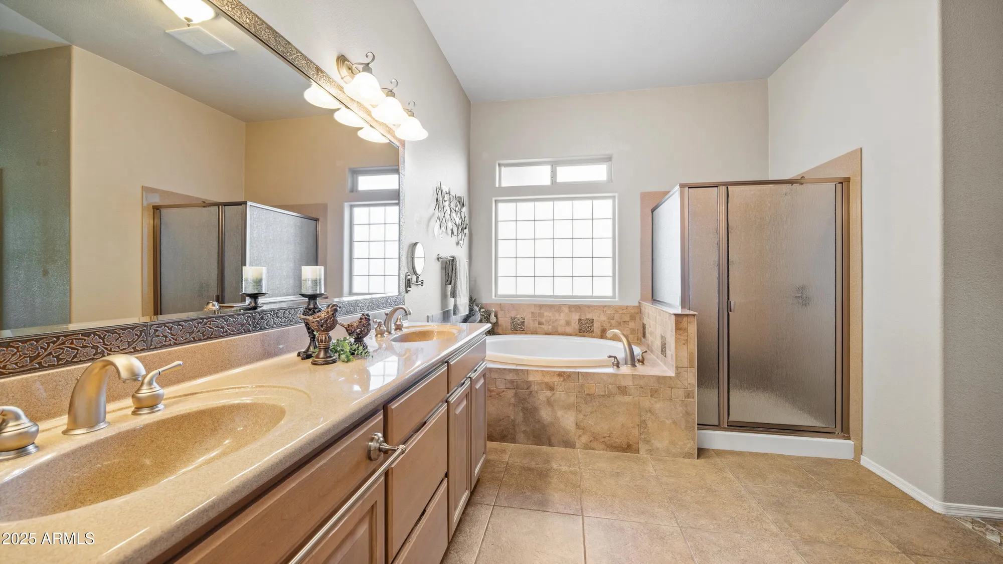 Property Slideshow image 14 of 53 | 2783 glenview dr, Sierra Vista, AZ, 85650