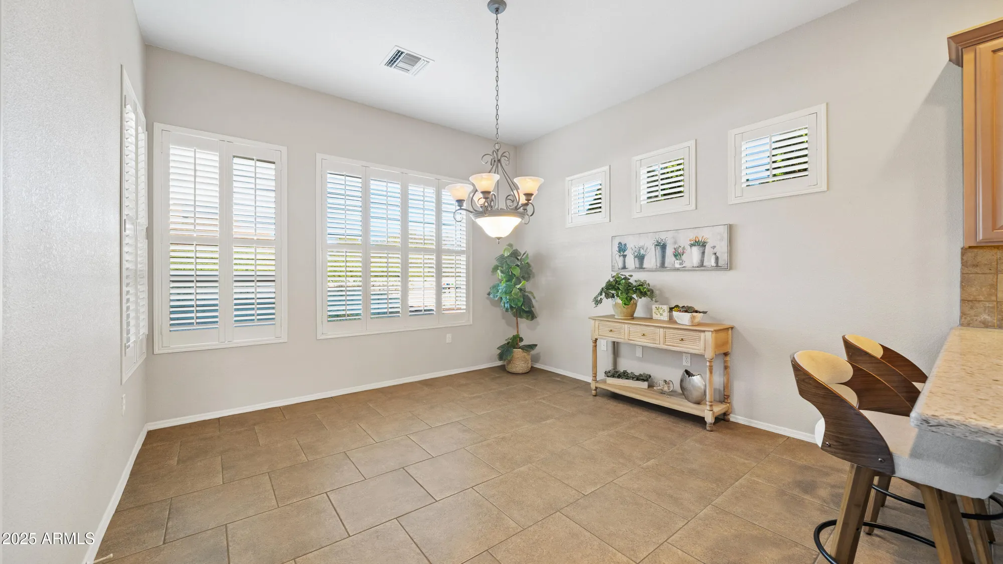 Property Slideshow image 11 of 53 | 2783 glenview dr, Sierra Vista, AZ, 85650