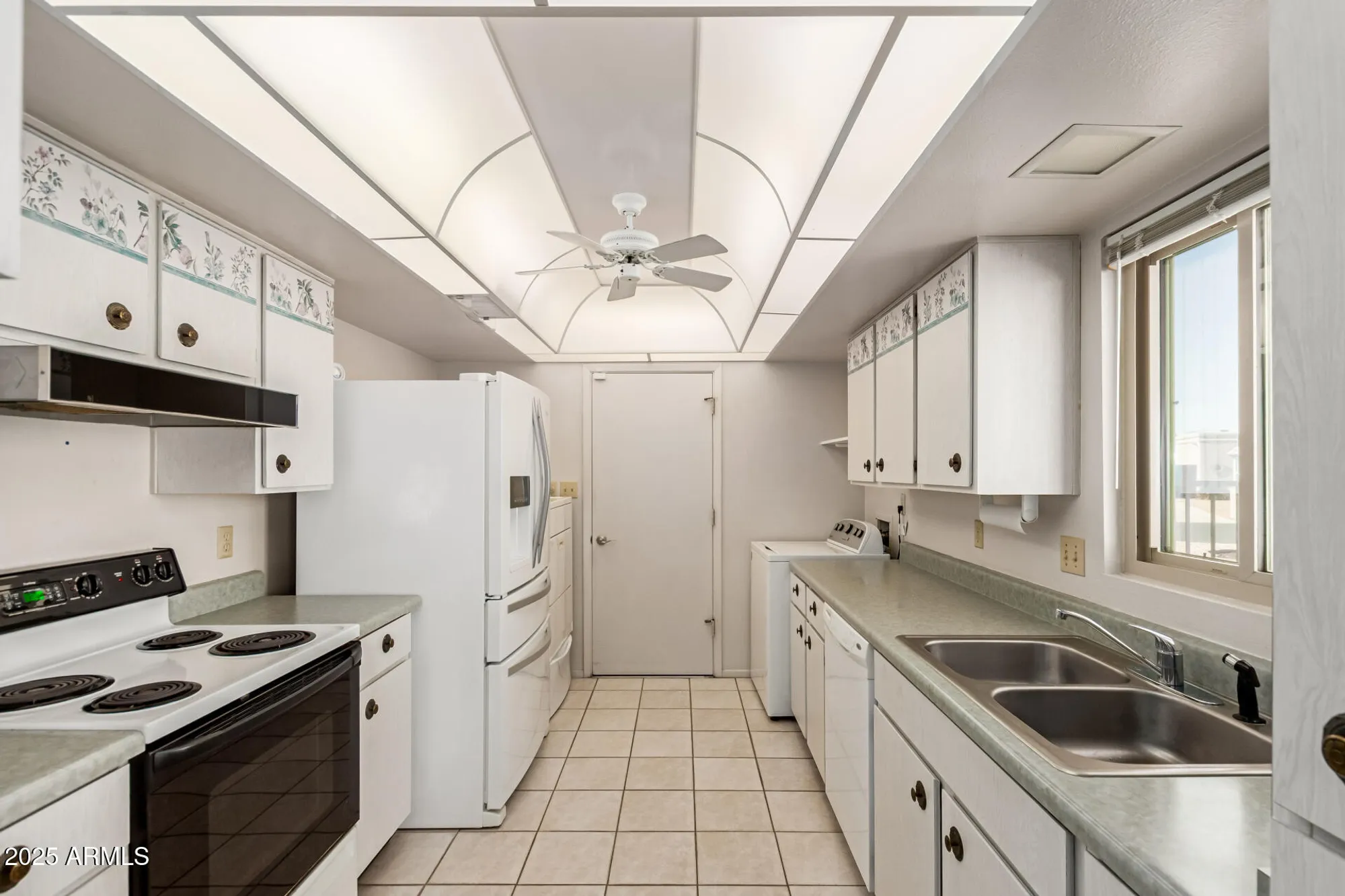 Property Slideshow image 13 of 33 | 26019 s parkside dr, Sun Lakes, AZ, 85248