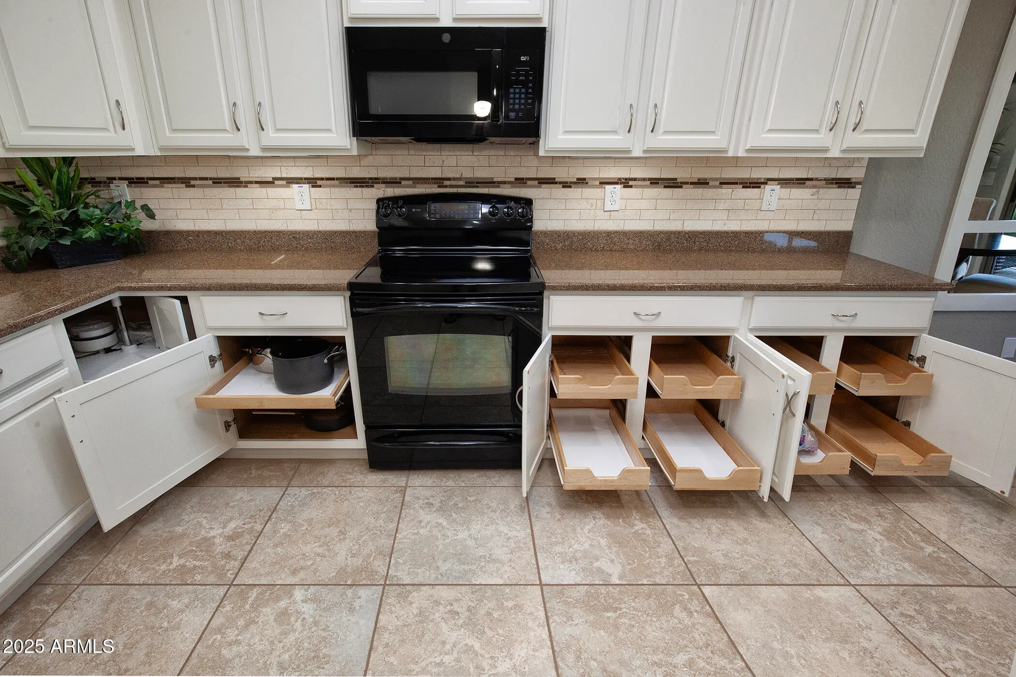 Property Slideshow image 23 of 72 | 27162 w yukon cir, Buckeye, AZ, 85396