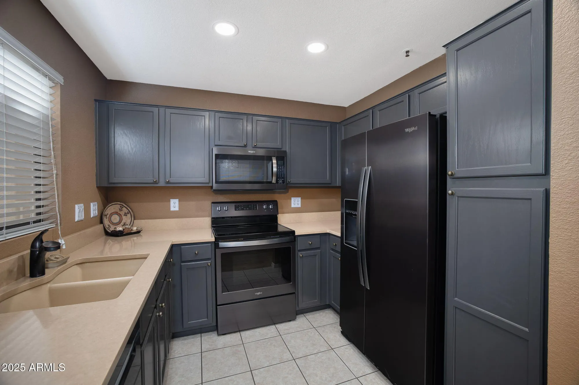 Property Slideshow image 9 of 41 | 19400 n westbrook pkwy 216, Peoria, AZ, 85382