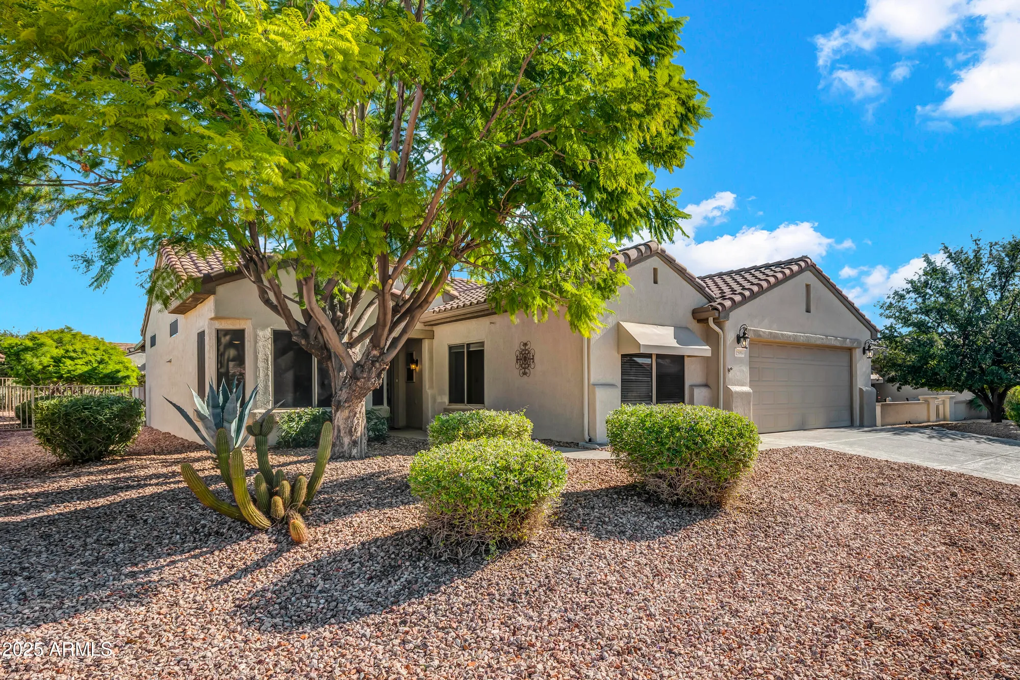 Property Slideshow image 1 of 32 | 15984 w indigo ln, Surprise, AZ, 85374