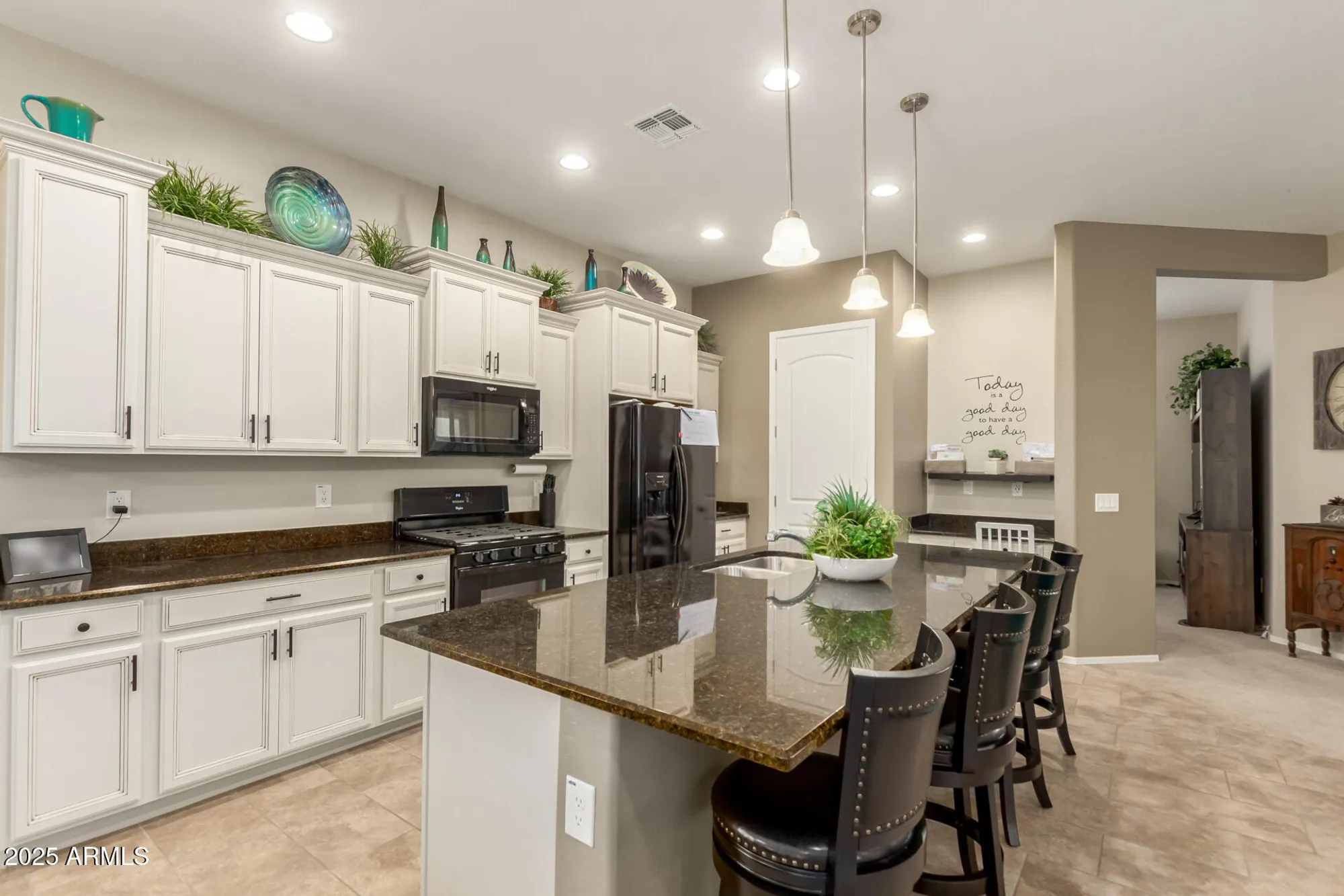 Property Slideshow image 14 of 35 | 41626 w harvest moon dr, Maricopa, AZ, 85138