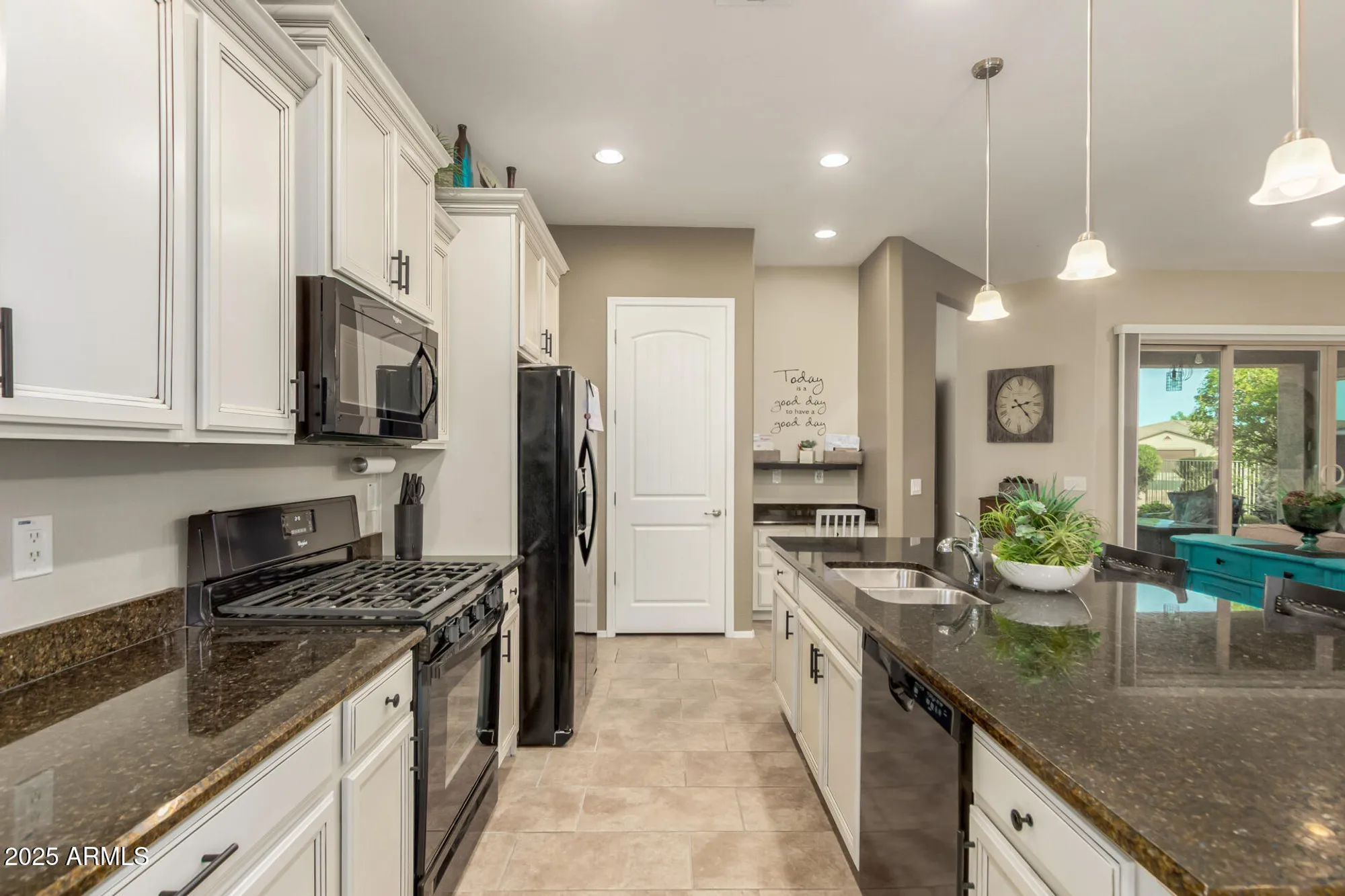 Property Slideshow image 17 of 35 | 41626 w harvest moon dr, Maricopa, AZ, 85138