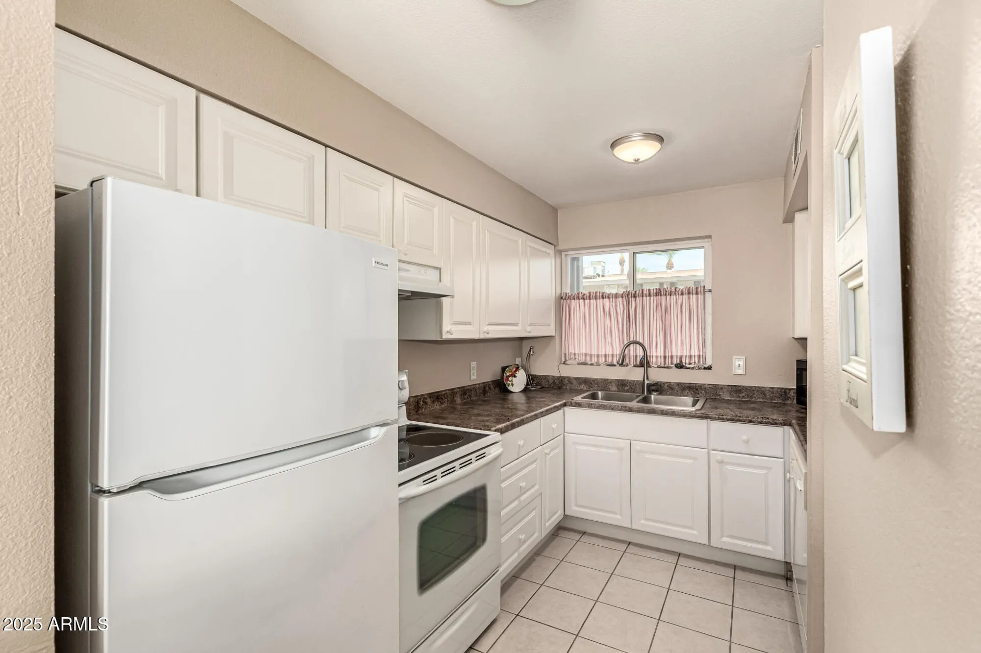 Property Slideshow image 12 of 37 | 10821 n fairway ct e unit e, Sun City, AZ, 85351
