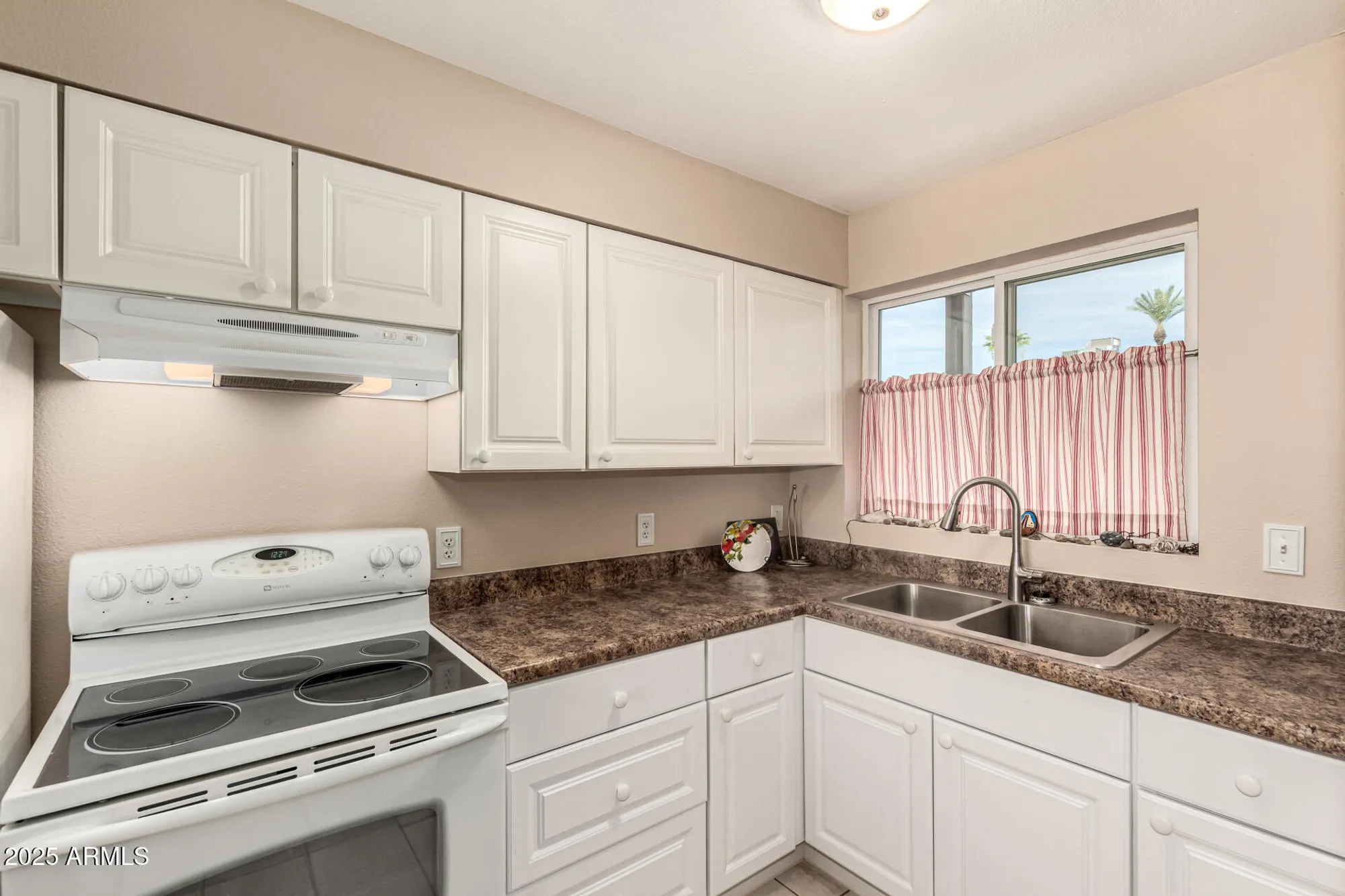 Property Slideshow image 13 of 37 | 10821 n fairway ct e unit e, Sun City, AZ, 85351