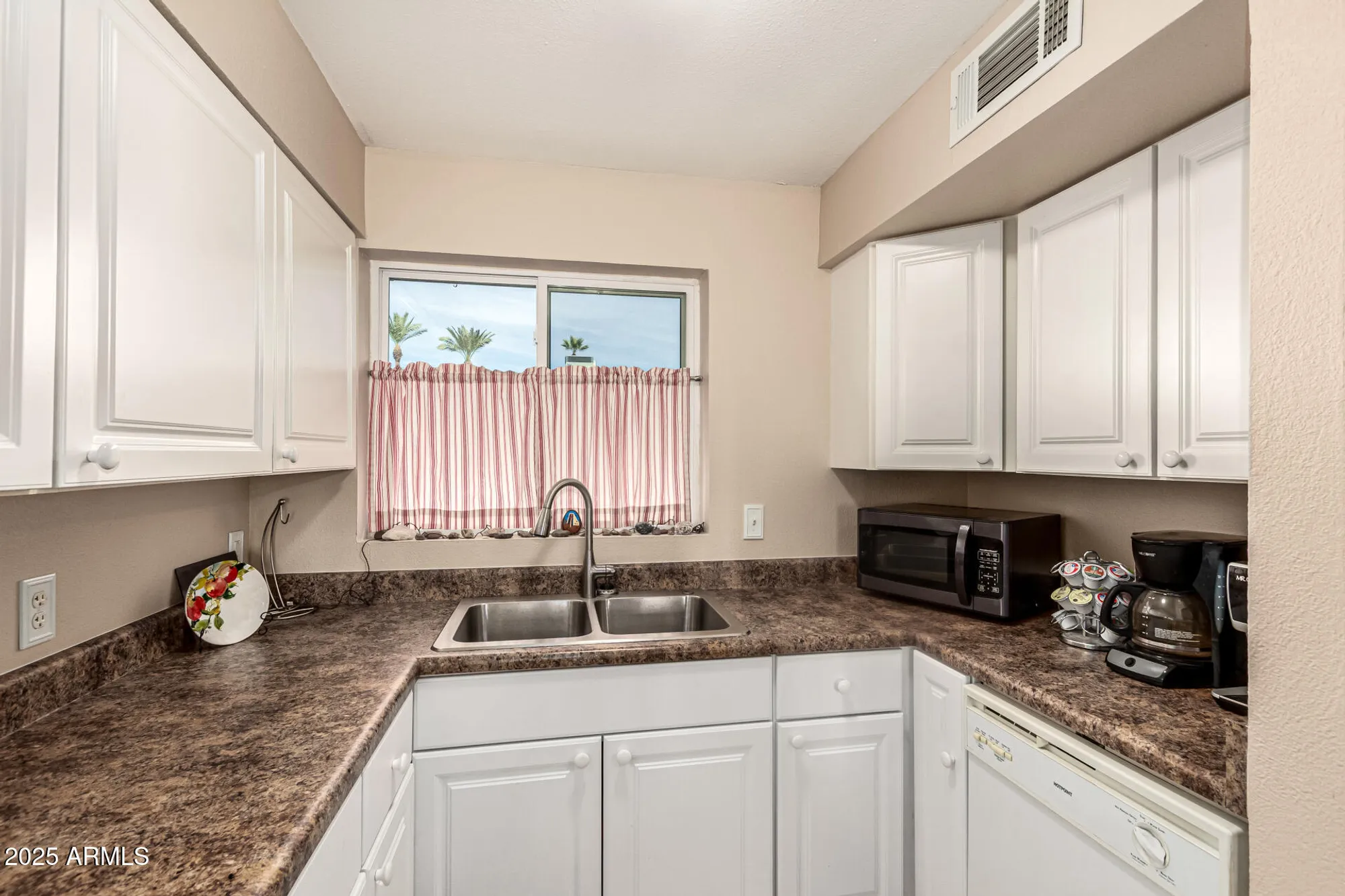 Property Slideshow image 14 of 37 | 10821 n fairway ct e unit e, Sun City, AZ, 85351