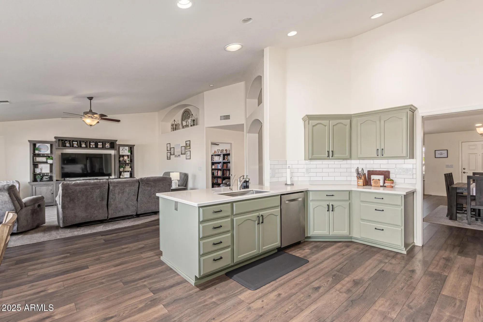 Property Slideshow image 19 of 37 | 11460 e mendoza ave, Mesa, AZ, 85209