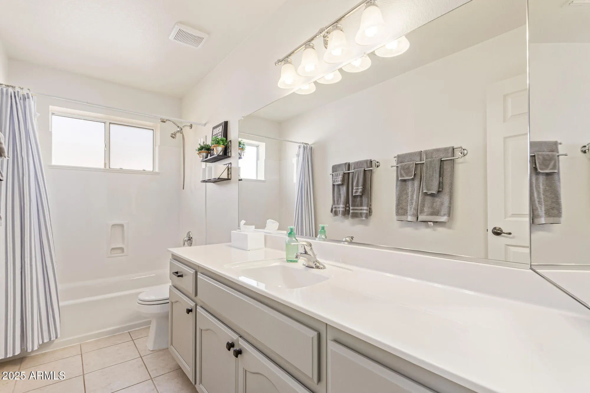 Property Slideshow image 27 of 37 | 11460 e mendoza ave, Mesa, AZ, 85209