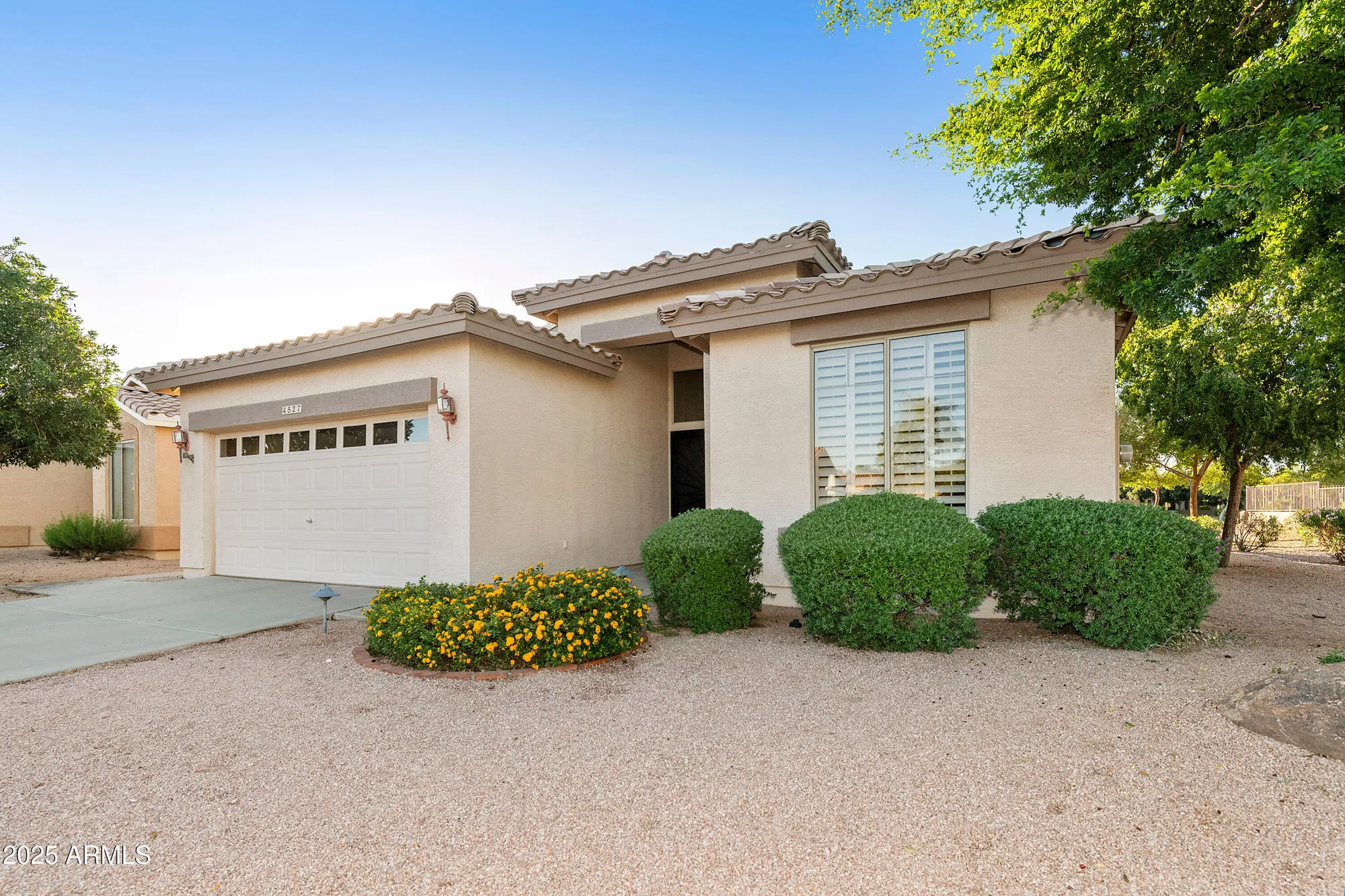 Property Slideshow image 3 of 54 | 4527 e sycamore ct, Gilbert, AZ, 85298