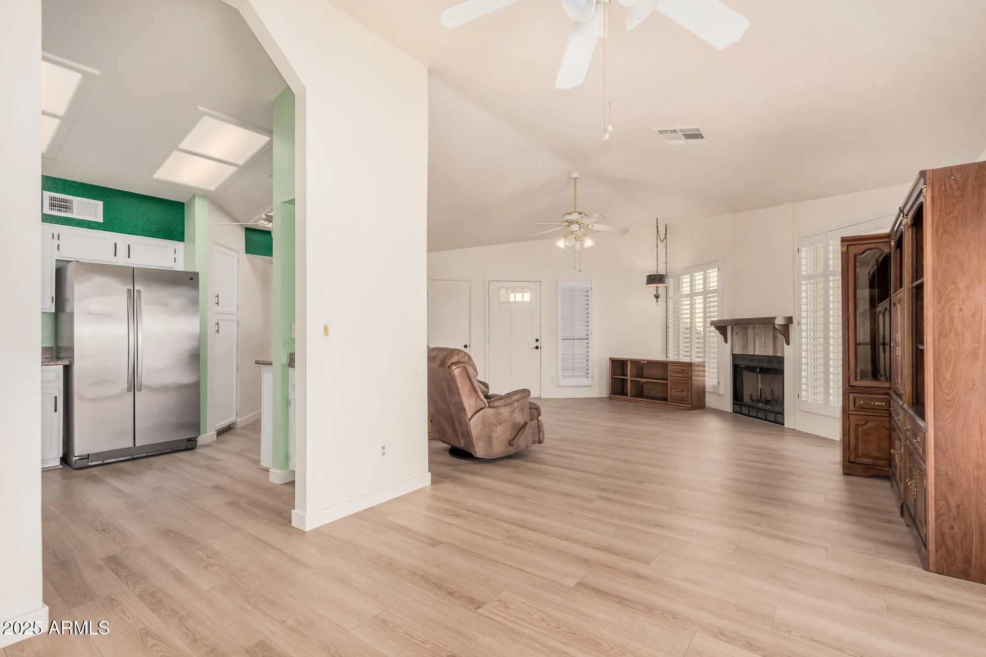 Property Slideshow image 5 of 20 | 12333 s shoshoni dr, Phoenix, AZ, 85044