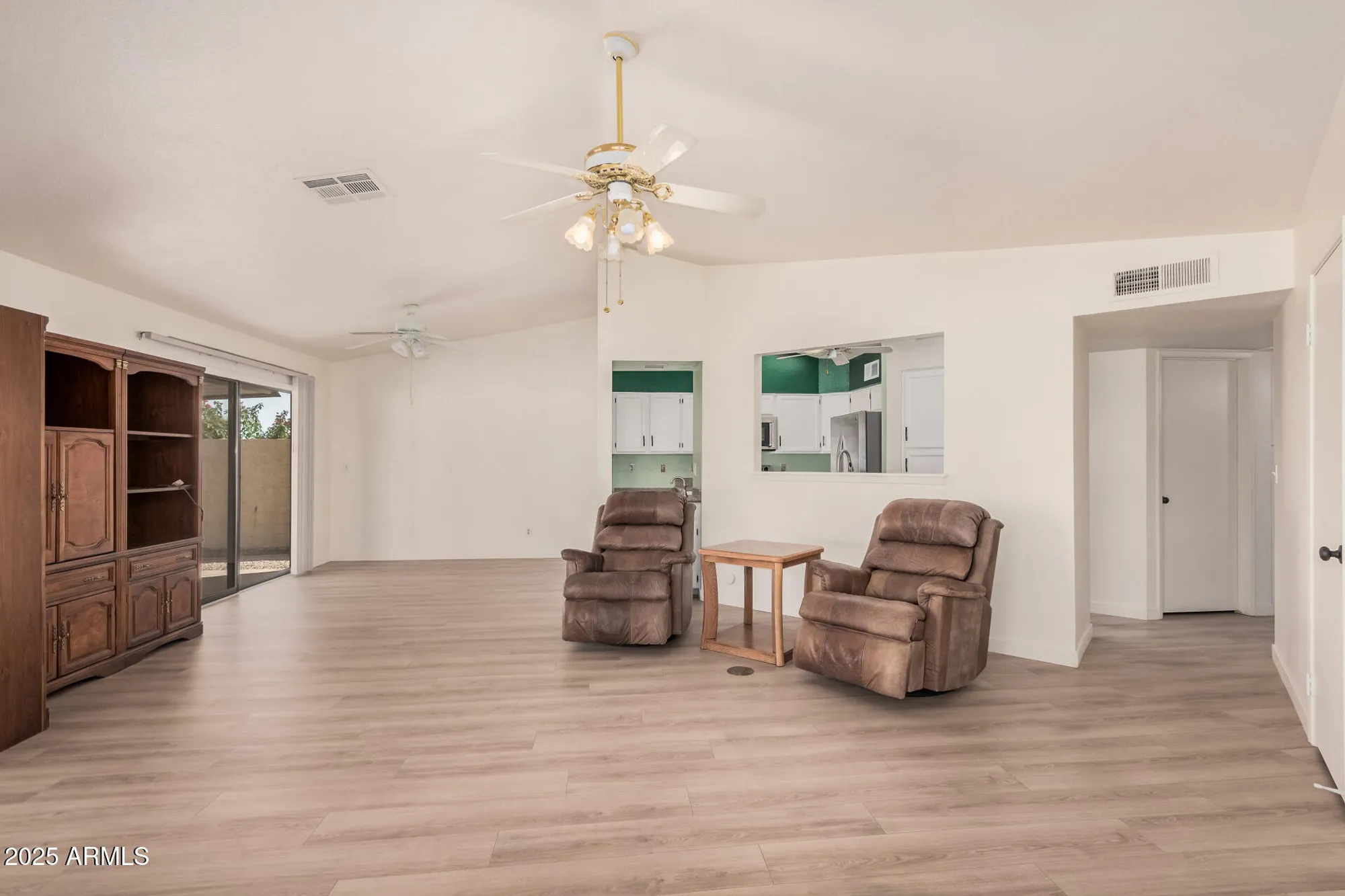 Property Slideshow image 4 of 20 | 12333 s shoshoni dr, Phoenix, AZ, 85044