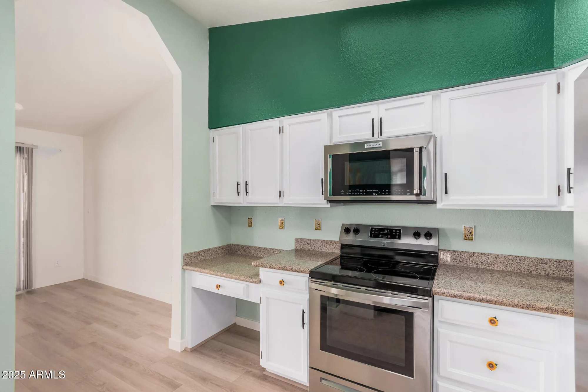 Property Slideshow image 6 of 20 | 12333 s shoshoni dr, Phoenix, AZ, 85044