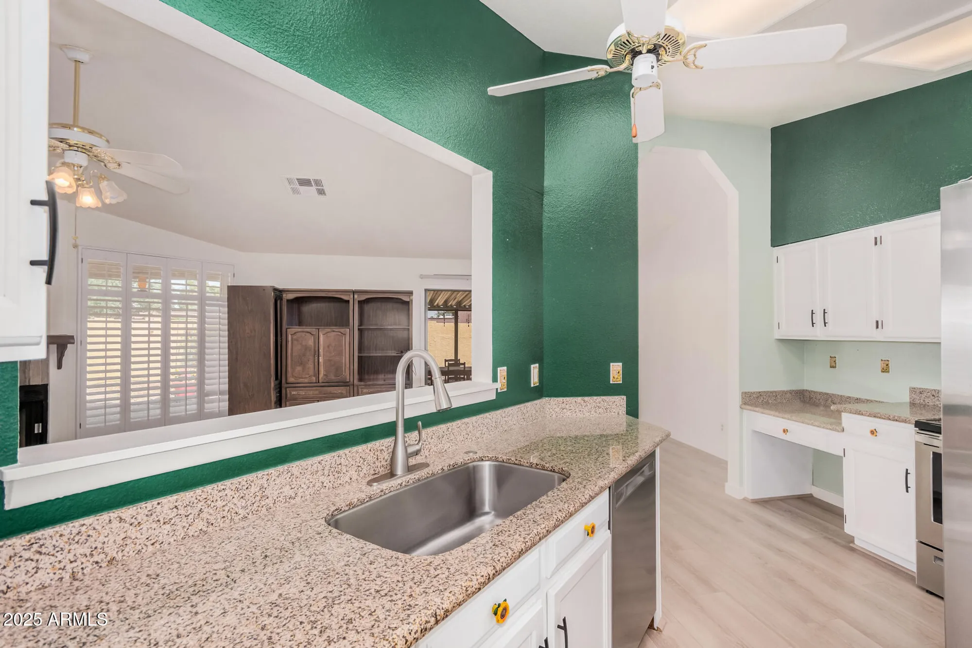 Property Slideshow image 9 of 20 | 12333 s shoshoni dr, Phoenix, AZ, 85044