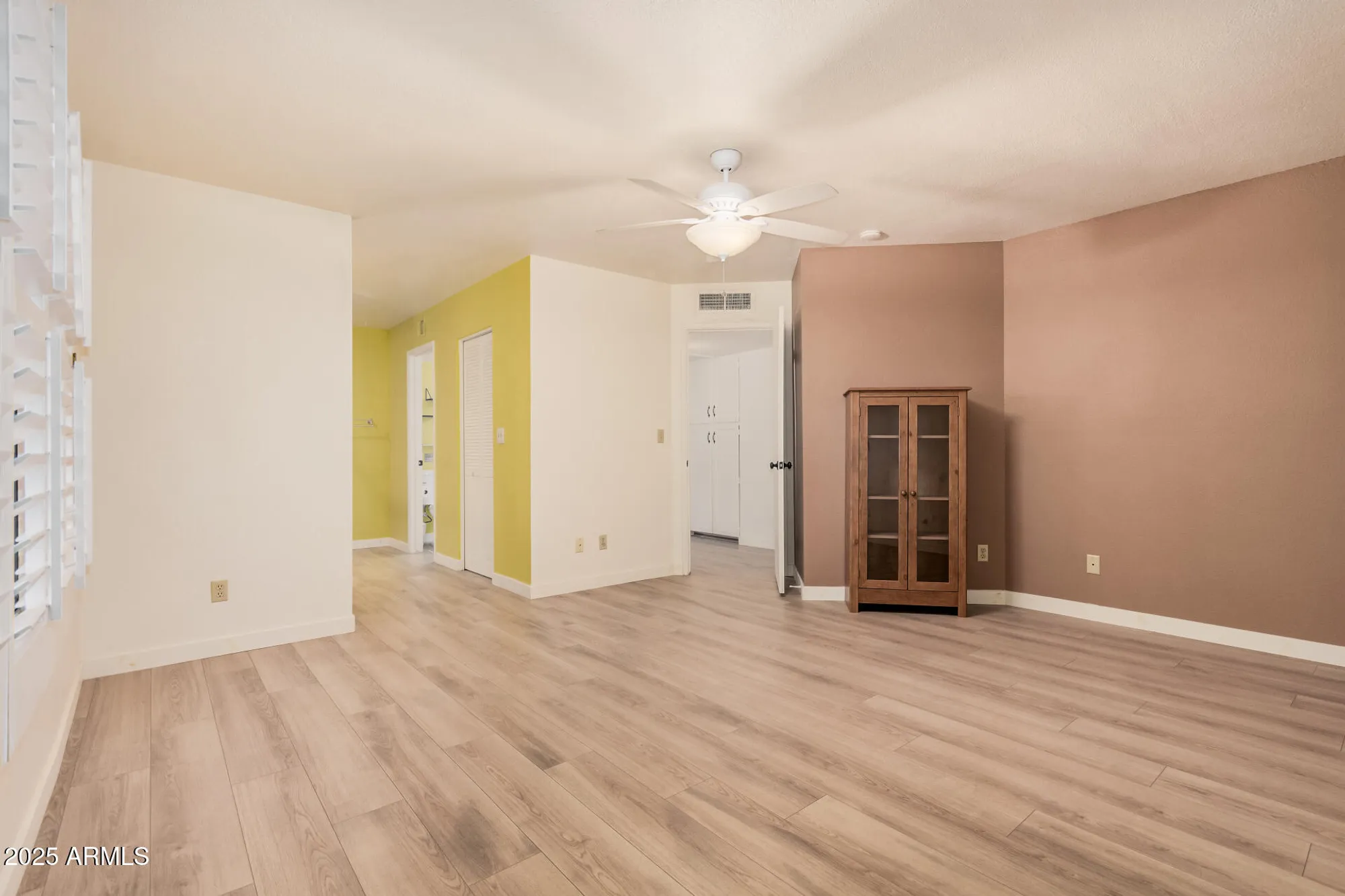 Property Slideshow image 10 of 20 | 12333 s shoshoni dr, Phoenix, AZ, 85044